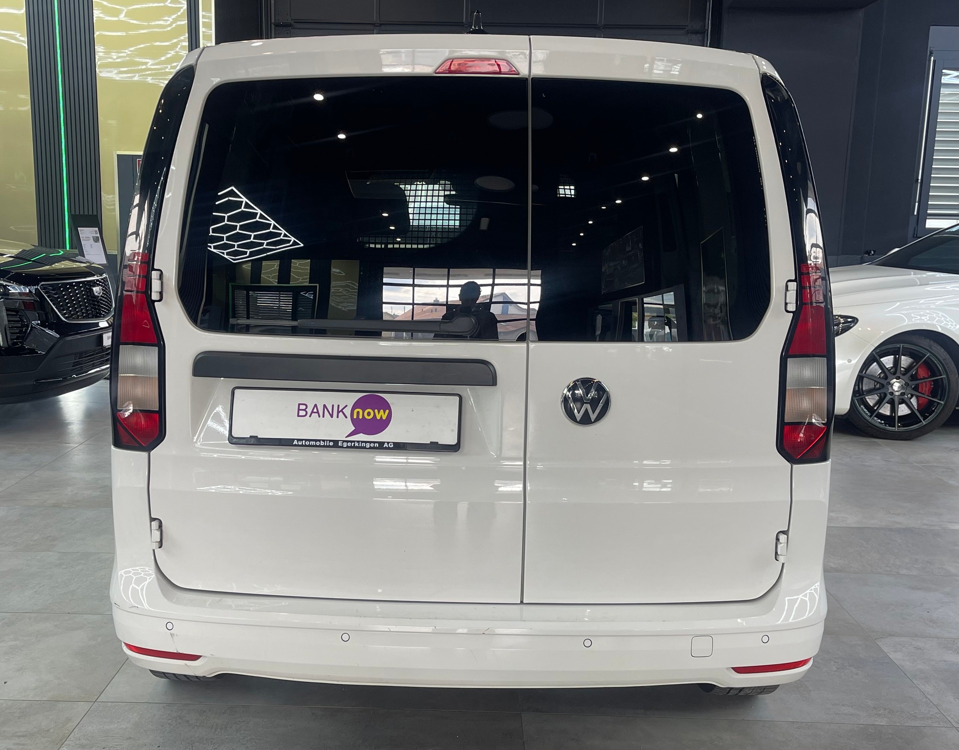 VW Caddy Cargo 2.0TDI 4Motion-image-5