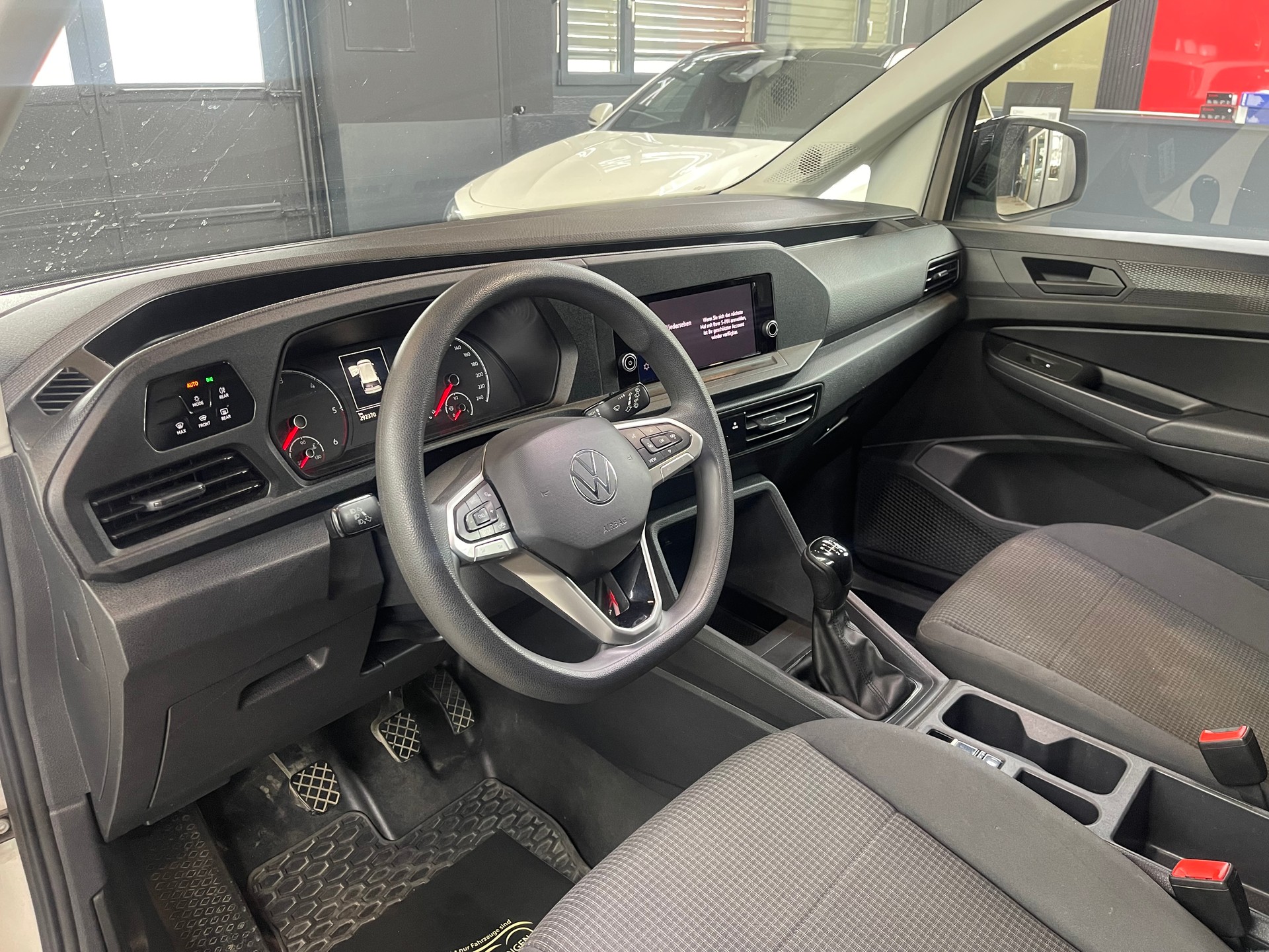 VW Caddy Cargo 2.0TDI 4Motion-image-8