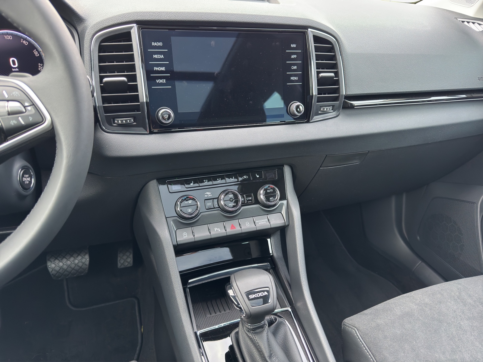 SKODA Karoq 1.5 TSI Dynamic DSG-image-10