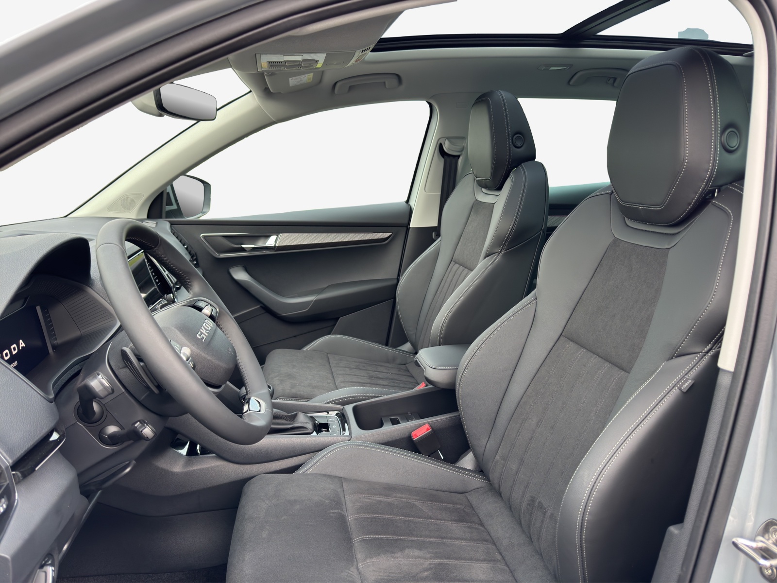 SKODA Karoq 1.5 TSI Dynamic DSG-image-7