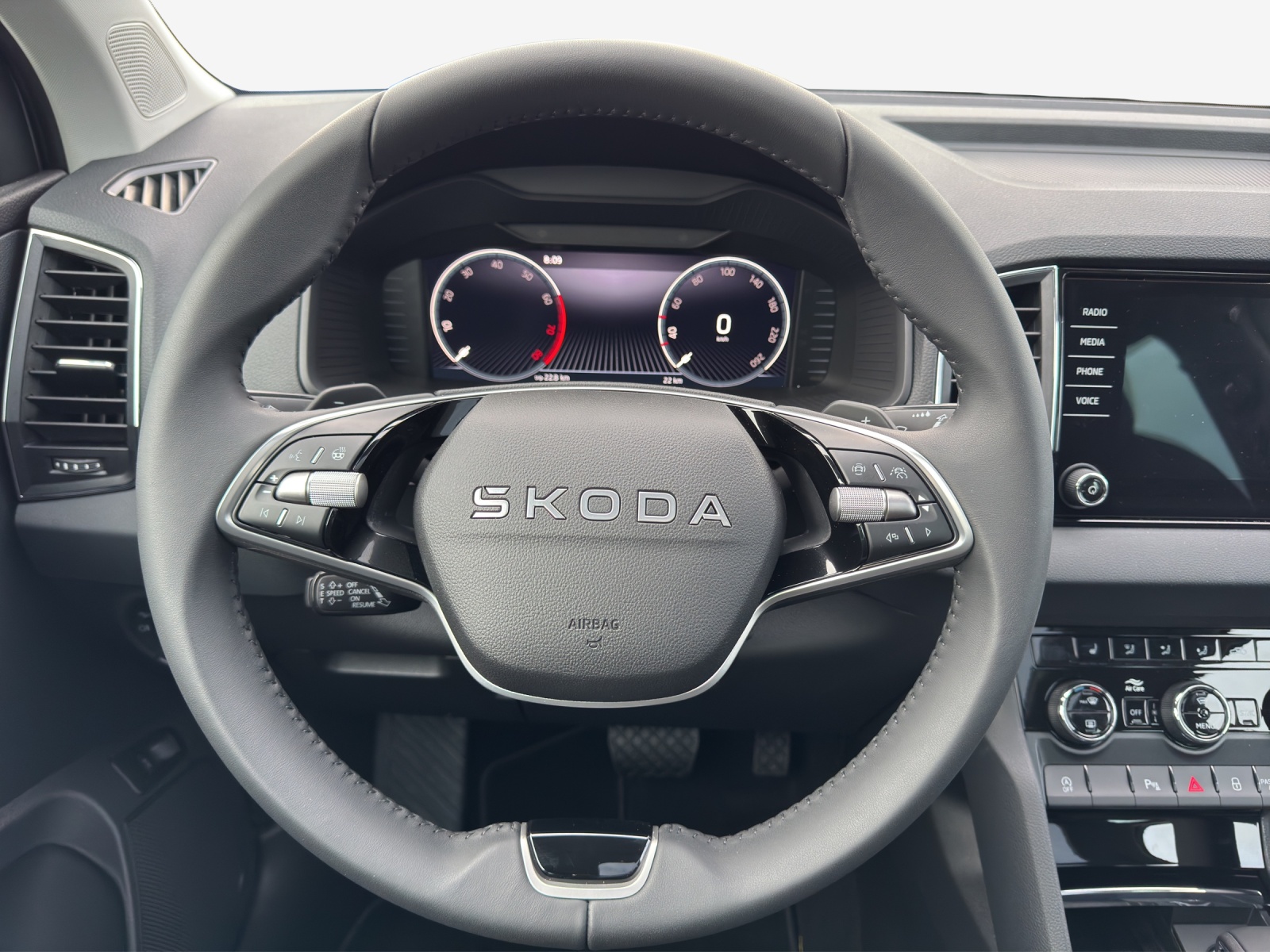 SKODA Karoq 1.5 TSI Dynamic DSG-image-9