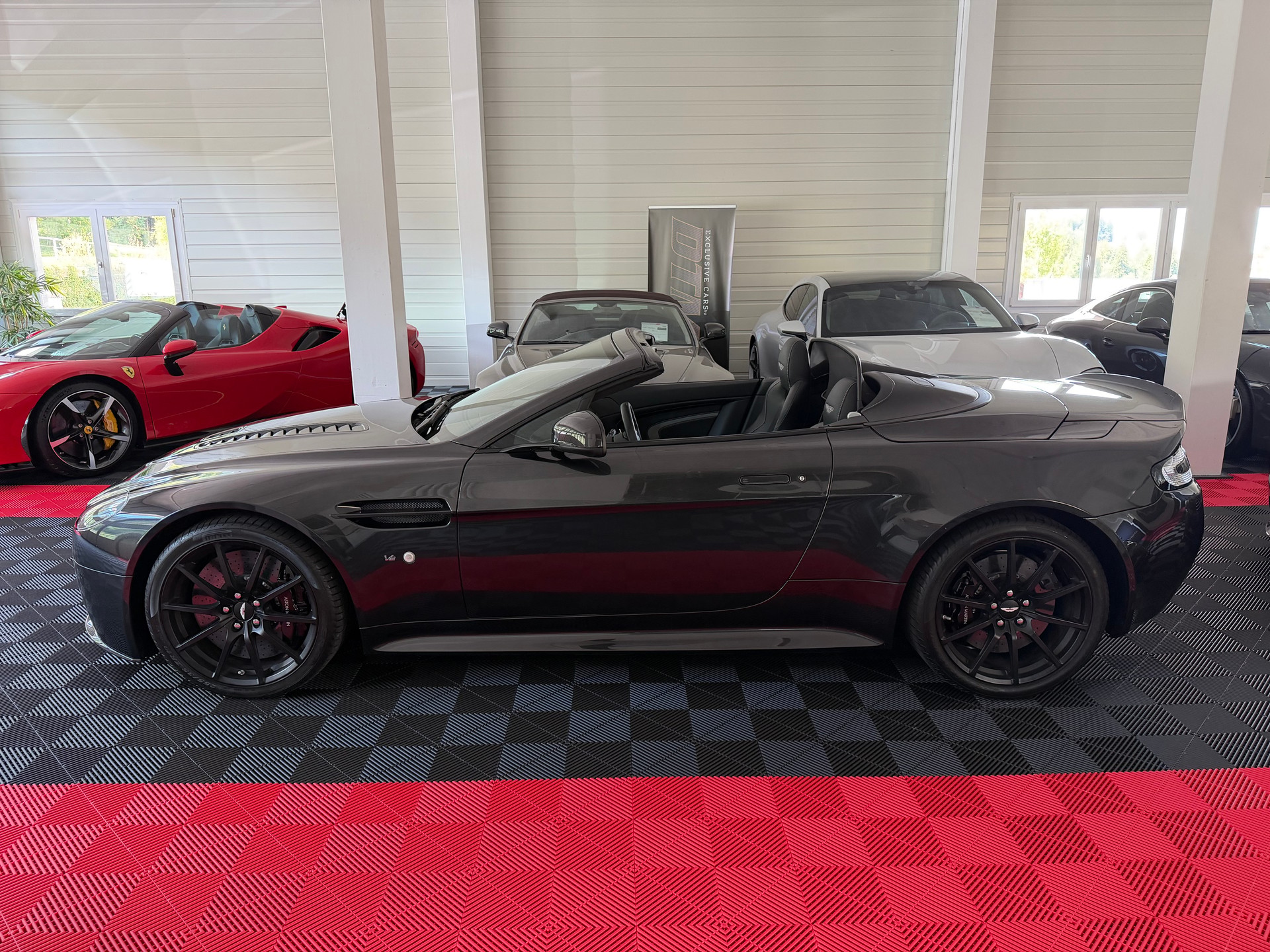 ASTON MARTIN V12 Vantage 5.9 S-showroom-element-1