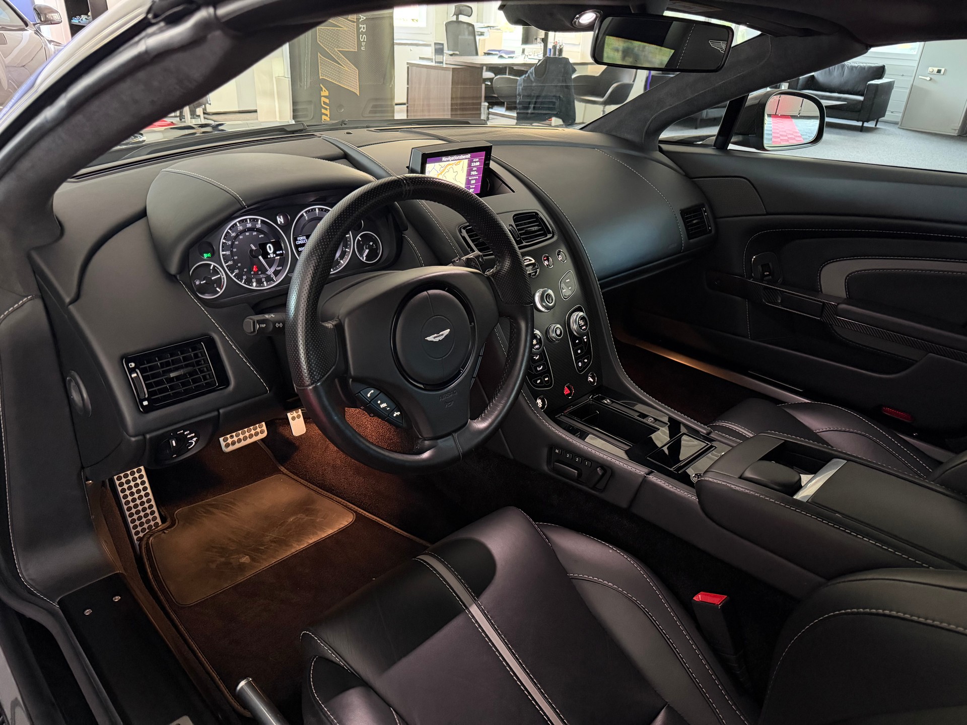 ASTON MARTIN V12 Vantage 5.9 S-image-13