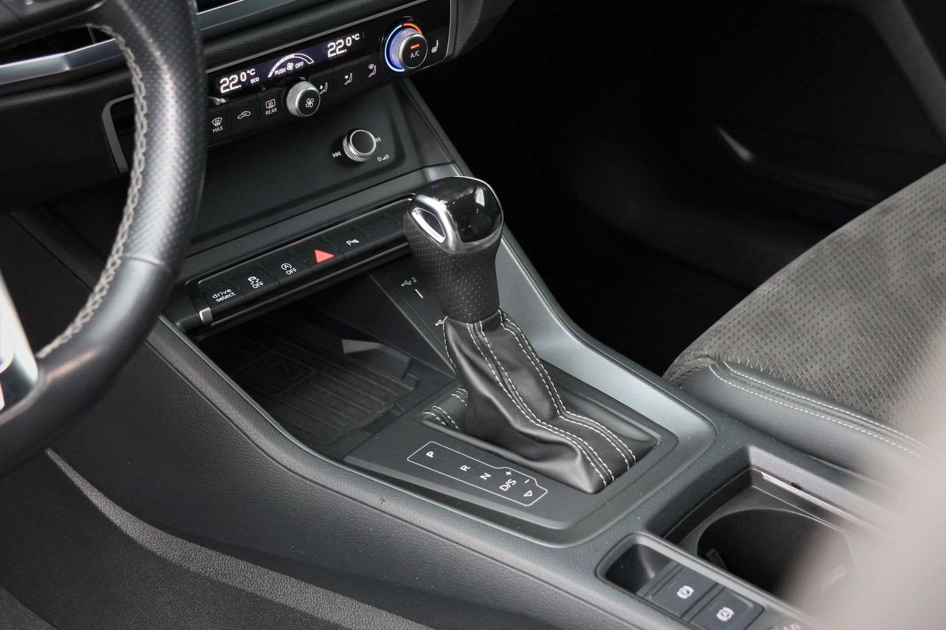 AUDI Q3 Sportback 40 TDI S line Attraction quattro S-tronic (CH)-image-11
