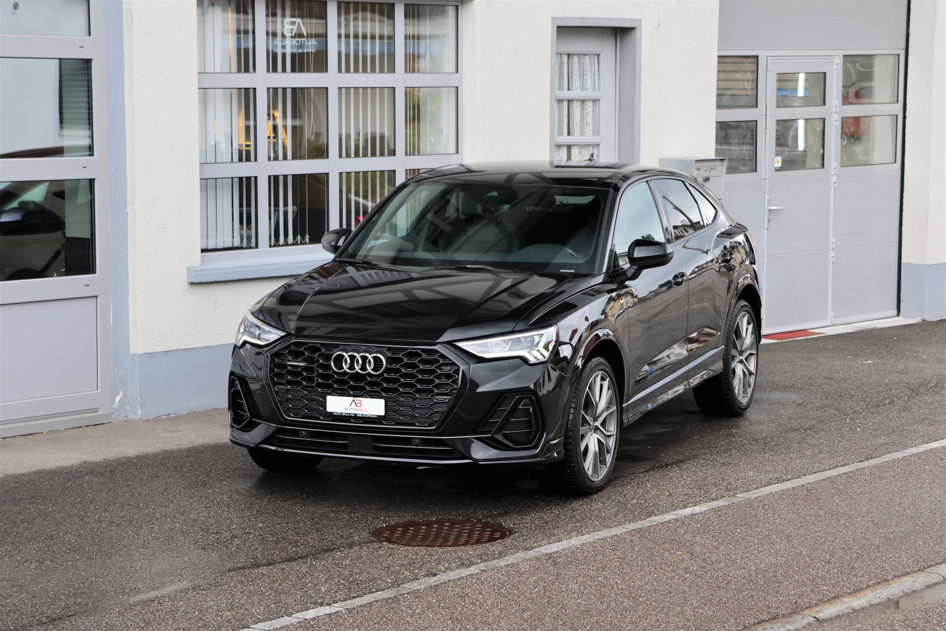 AUDI Q3 Sportback 40 TDI S line Attraction quattro S-tronic (CH)-image-0
