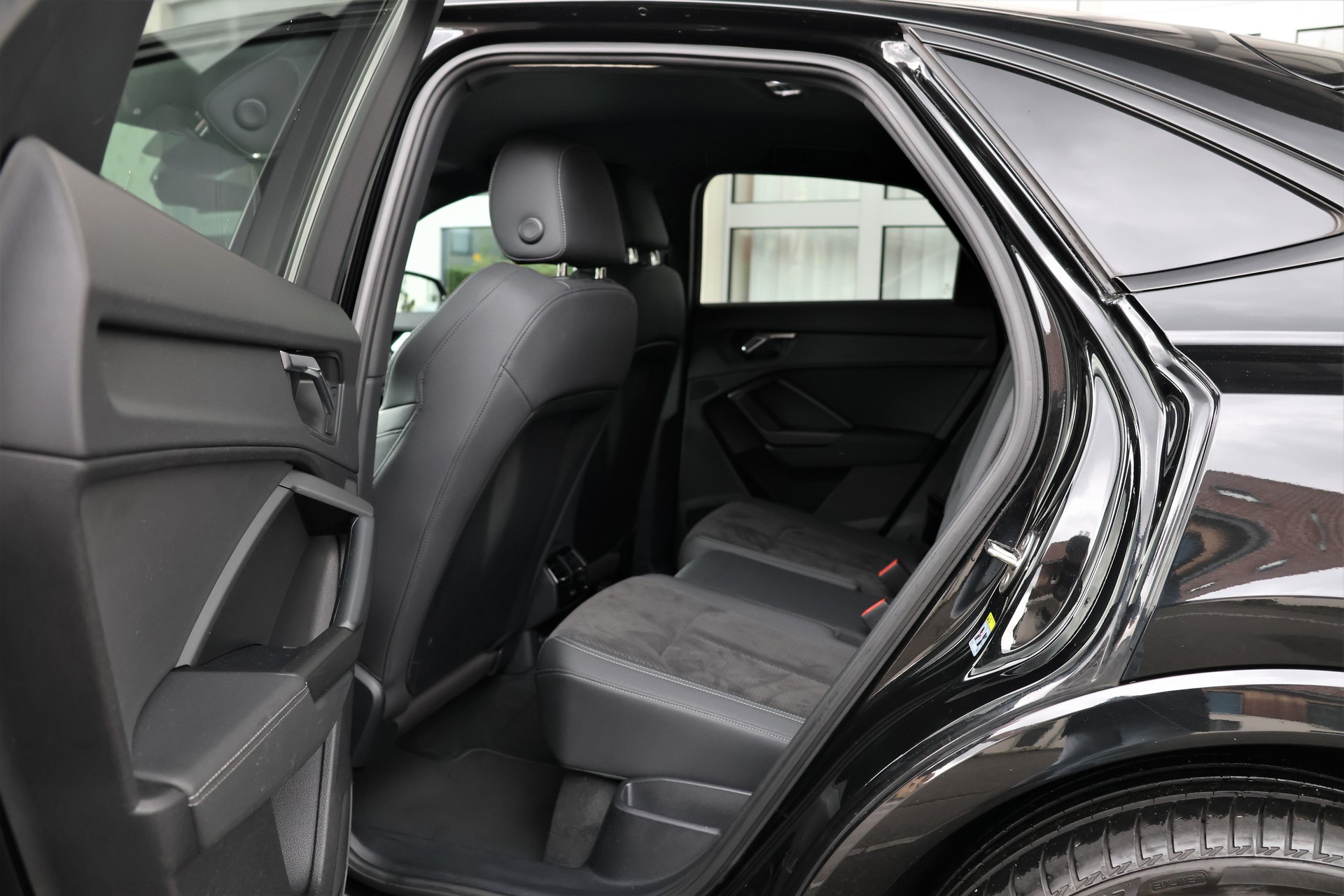 AUDI Q3 Sportback 40 TDI S line Attraction quattro S-tronic (CH)-image-12
