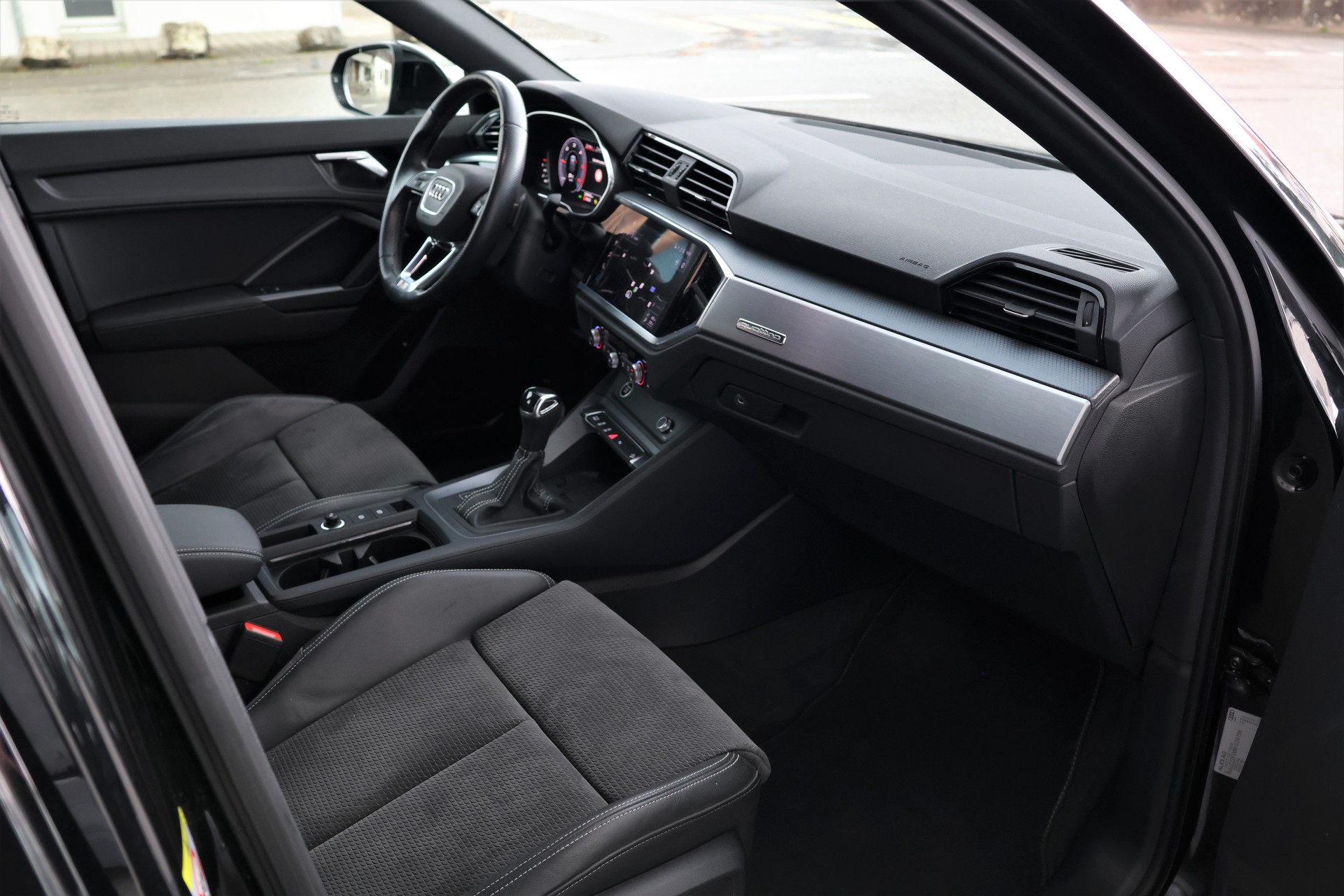 AUDI Q3 Sportback 40 TDI S line Attraction quattro S-tronic (CH)-image-18