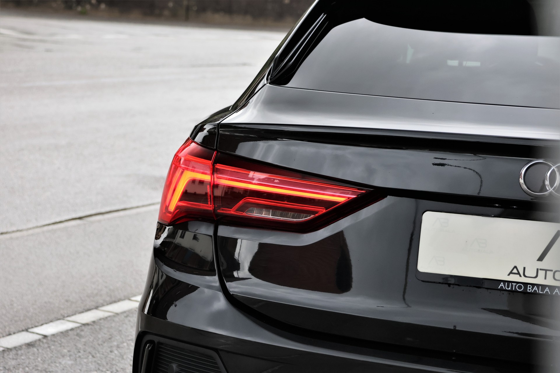 AUDI Q3 Sportback 40 TDI S line Attraction quattro S-tronic (CH)-image-5