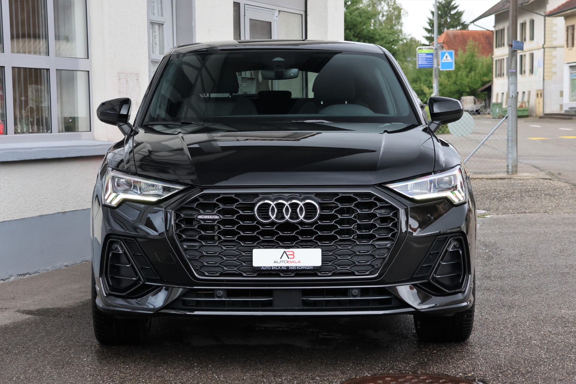 AUDI Q3 Sportback 40 TDI S line Attraction quattro S-tronic (CH)-image-1