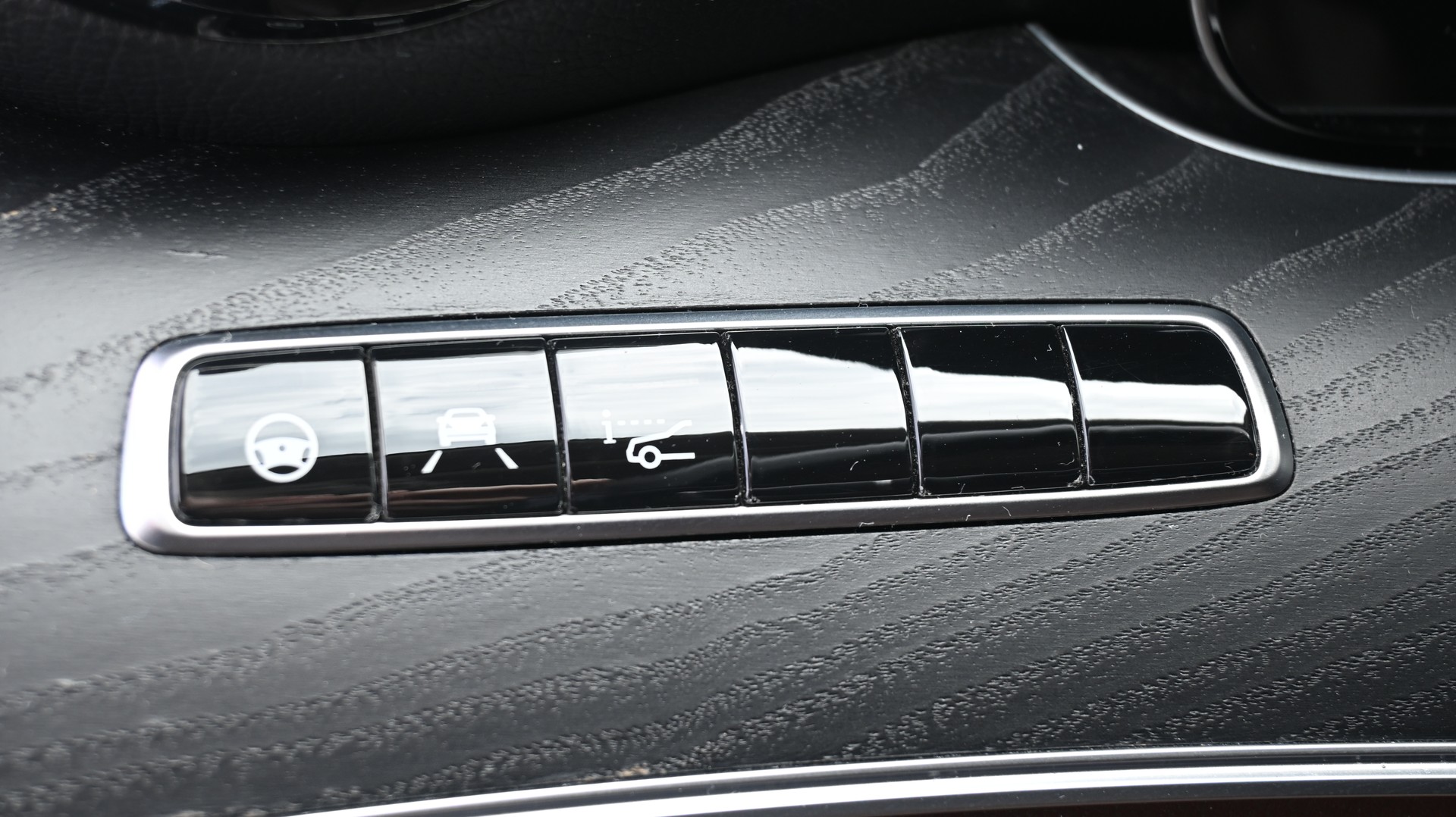 MERCEDES-BENZ E 220 d Exclusive 4Matic 9G-Tronic-image-8