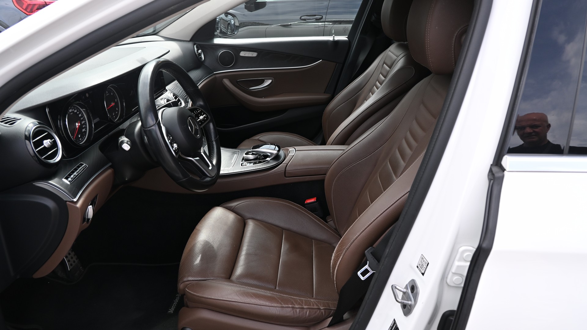 MERCEDES-BENZ E 220 d Exclusive 4Matic 9G-Tronic-image-2