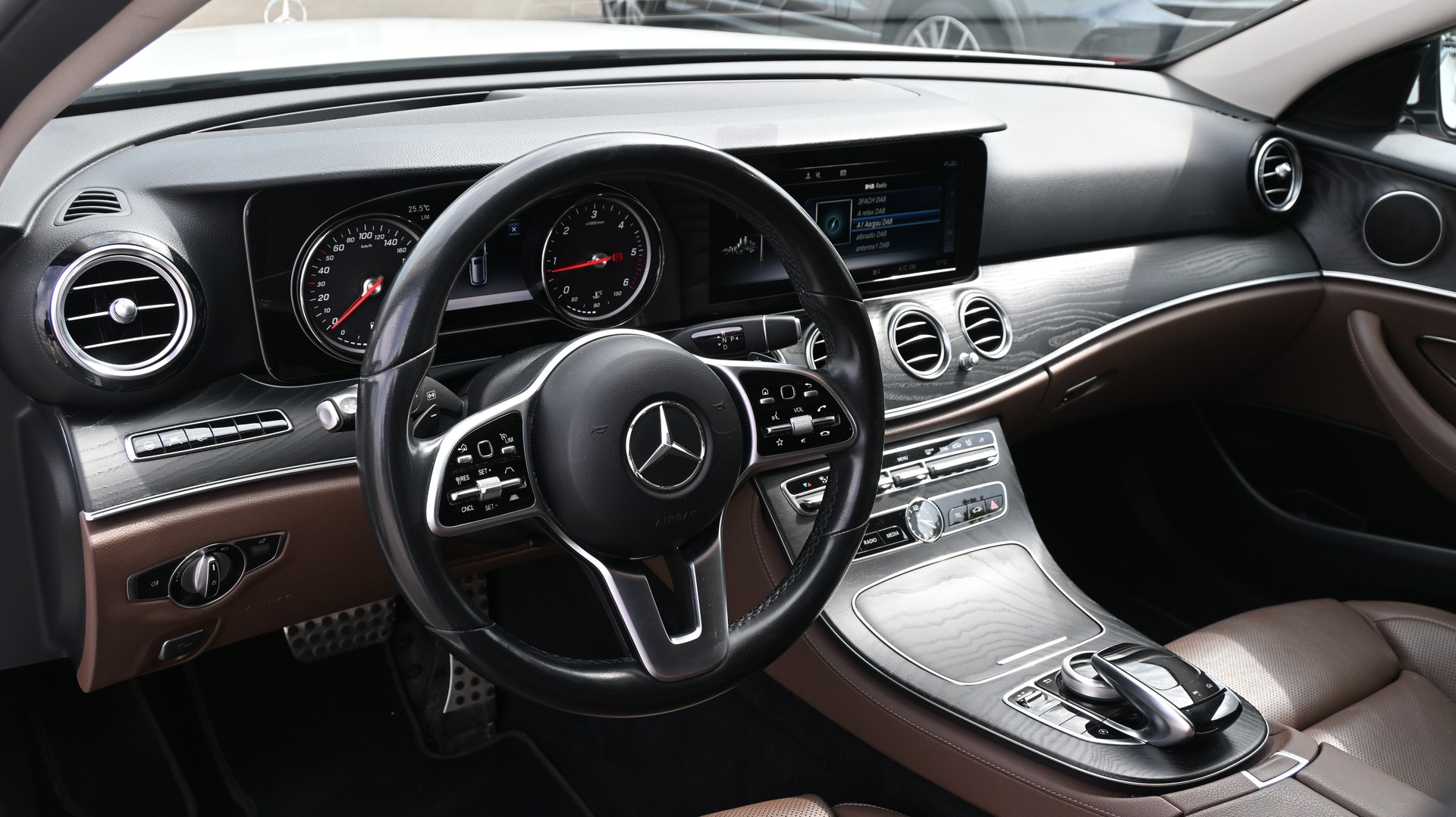 MERCEDES-BENZ E 220 d Exclusive 4Matic 9G-Tronic-image-1