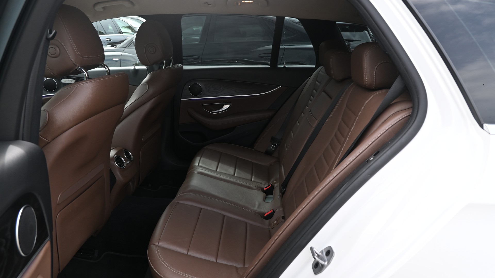 MERCEDES-BENZ E 220 d Exclusive 4Matic 9G-Tronic-image-3