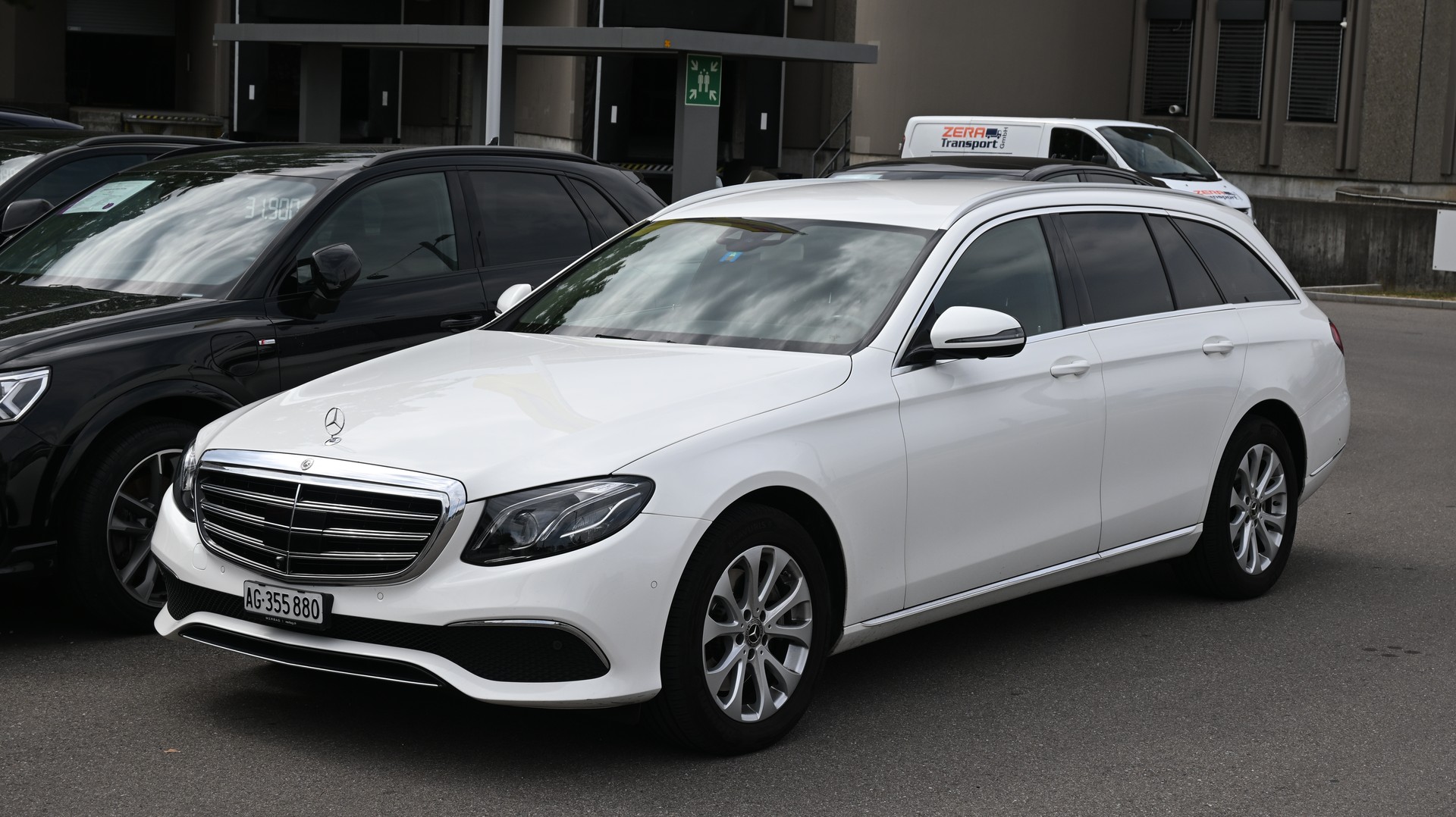 MERCEDES-BENZ E 220 d Exclusive 4Matic 9G-Tronic-image-0