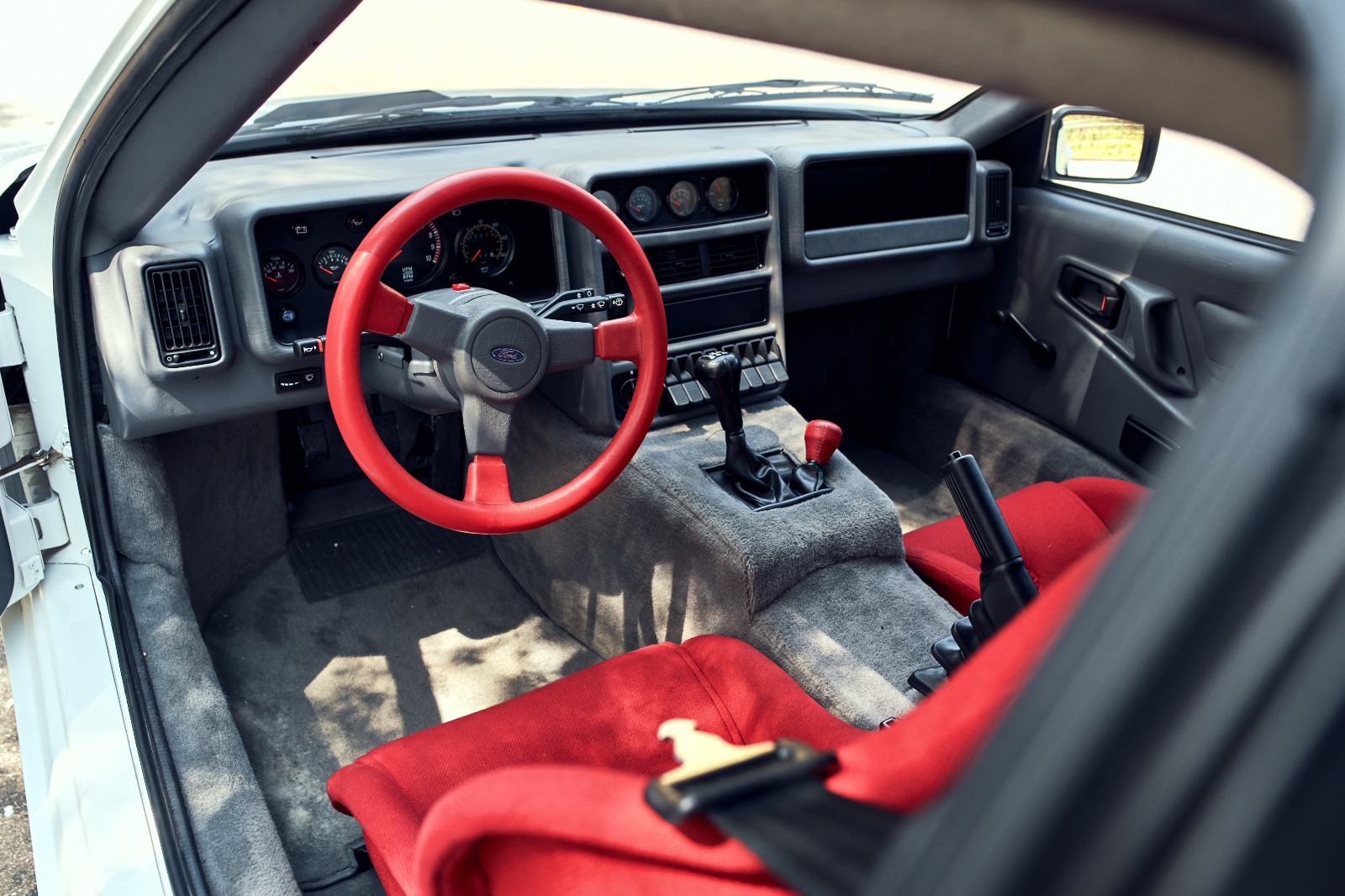 FORD RS200-image-7