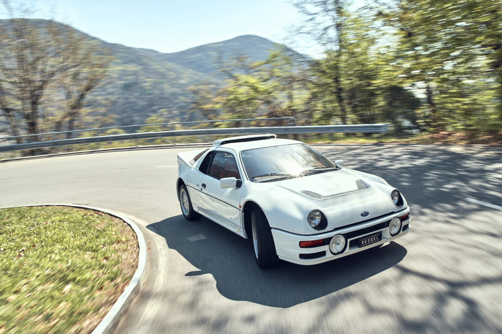 FORD RS200-image-0