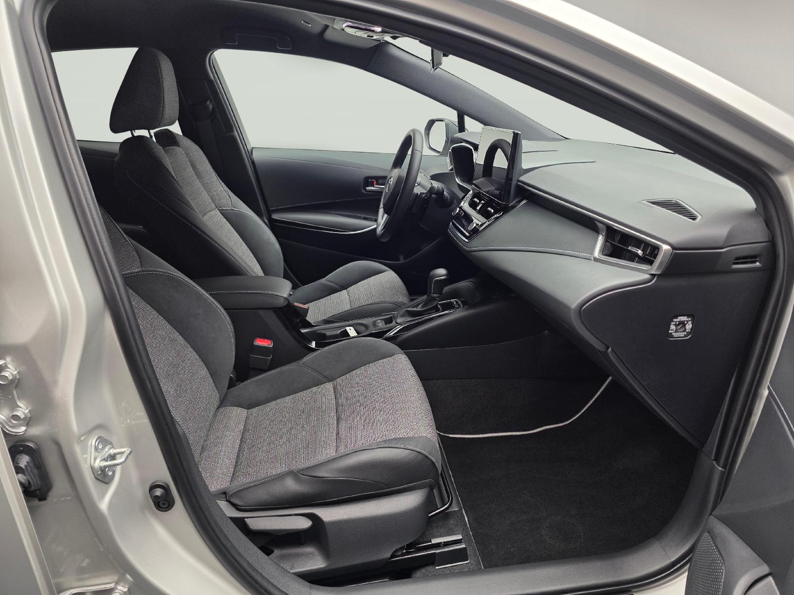 TOYOTA Corolla 2.0 HSD Trend-image-9