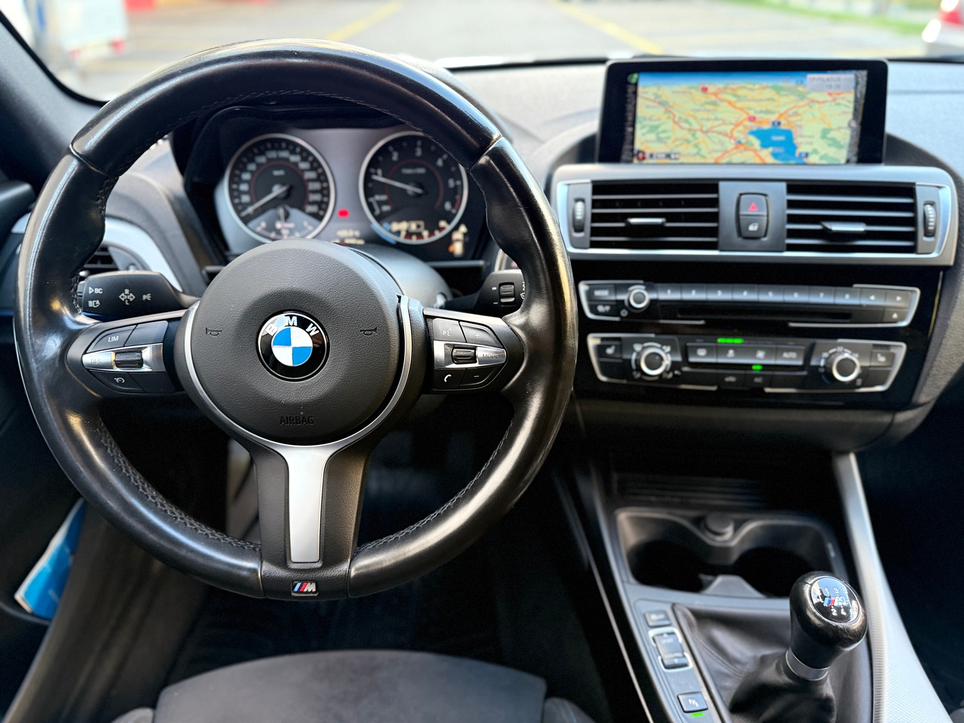 BMW 118d xDrive M Sport-image-9