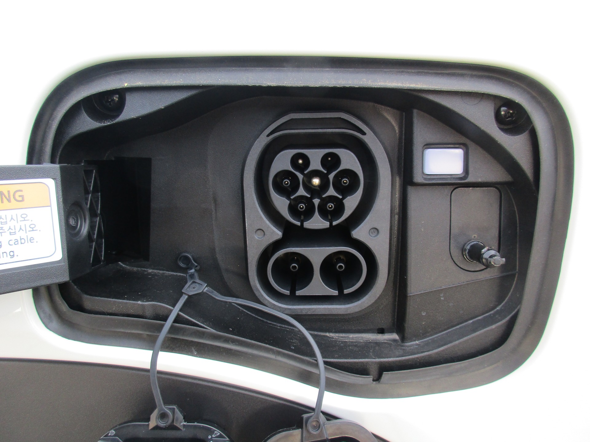 KGM-SsangYong Musso 80,6 kWh Platinum 4WD-image-11