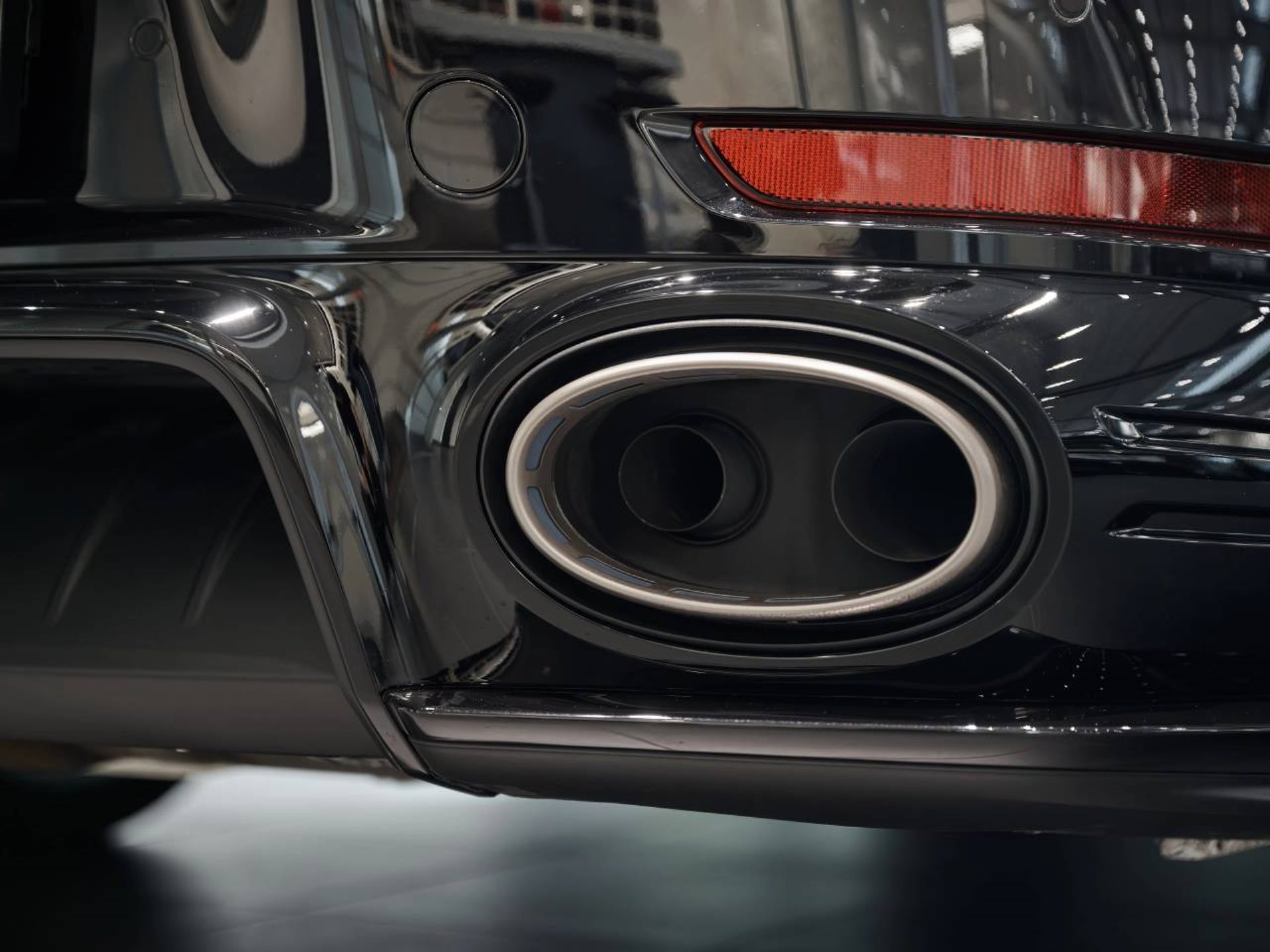 PORSCHE 911 Turbo S-image-26