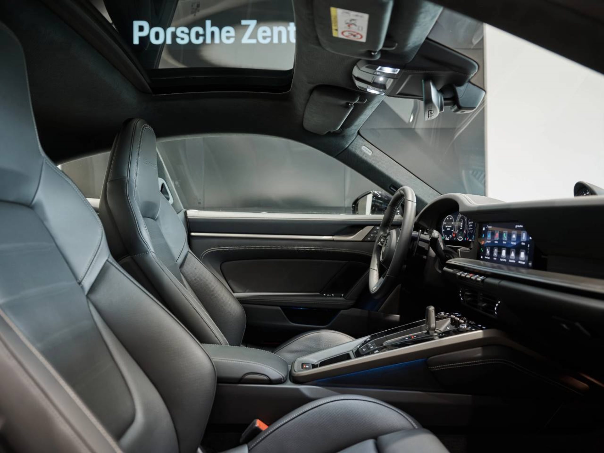 PORSCHE 911 Turbo S-image-15