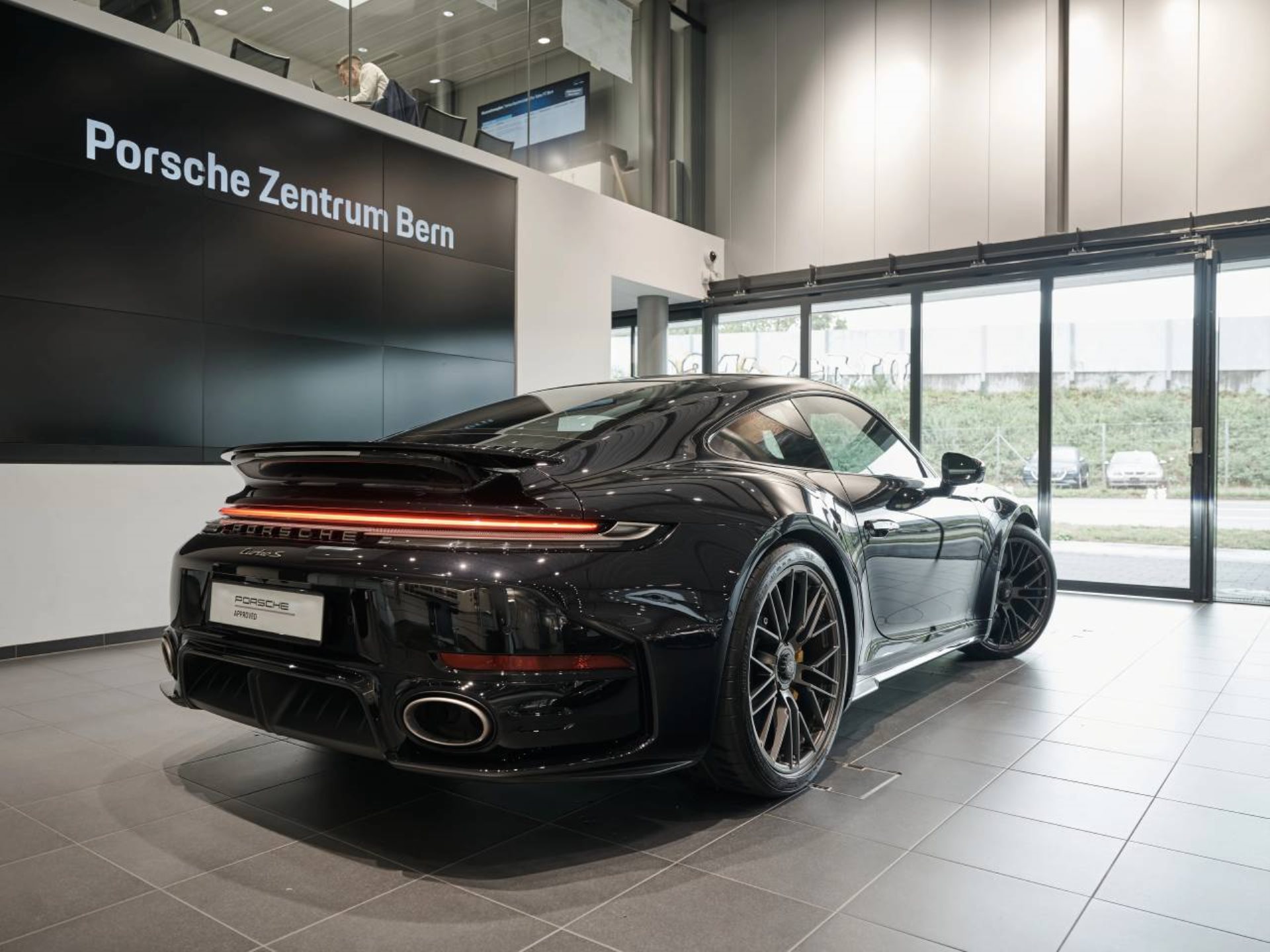 PORSCHE 911 Turbo S-image-2