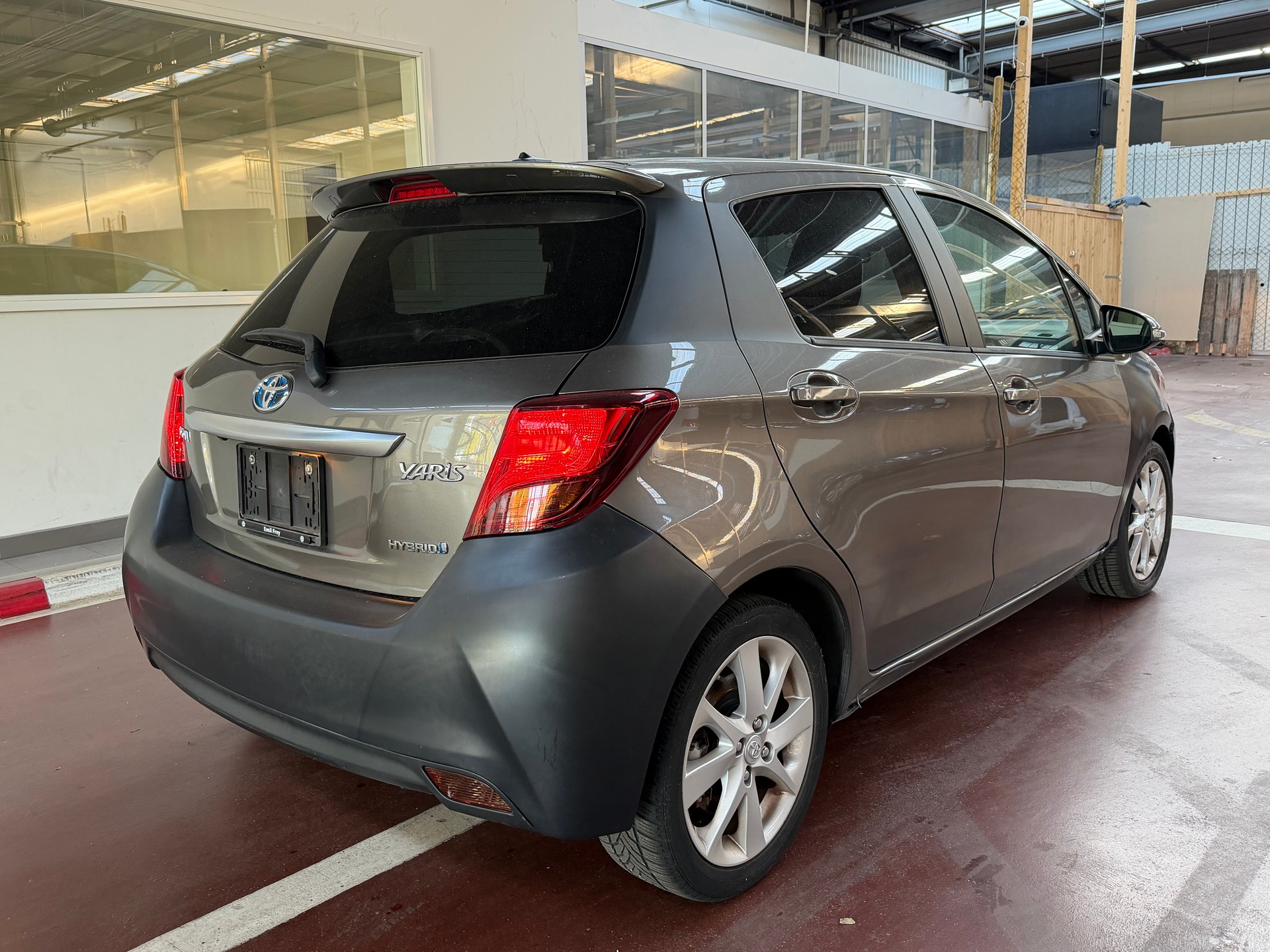 TOYOTA Yaris 1.5 VVT-i Hybrid Trend e-CVT-image-4