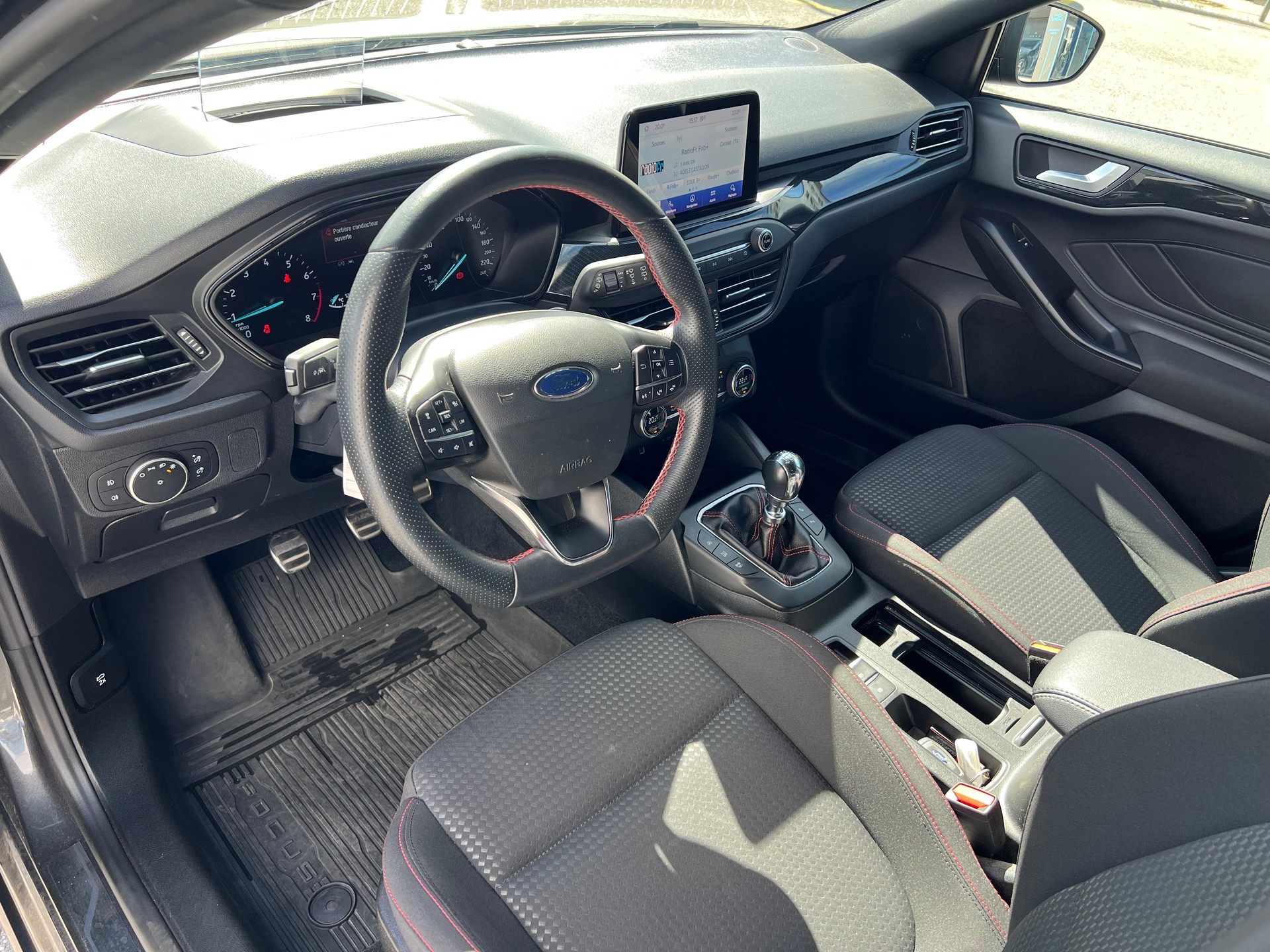 FORD Focus 1.0 SCTi ST Line-image-4