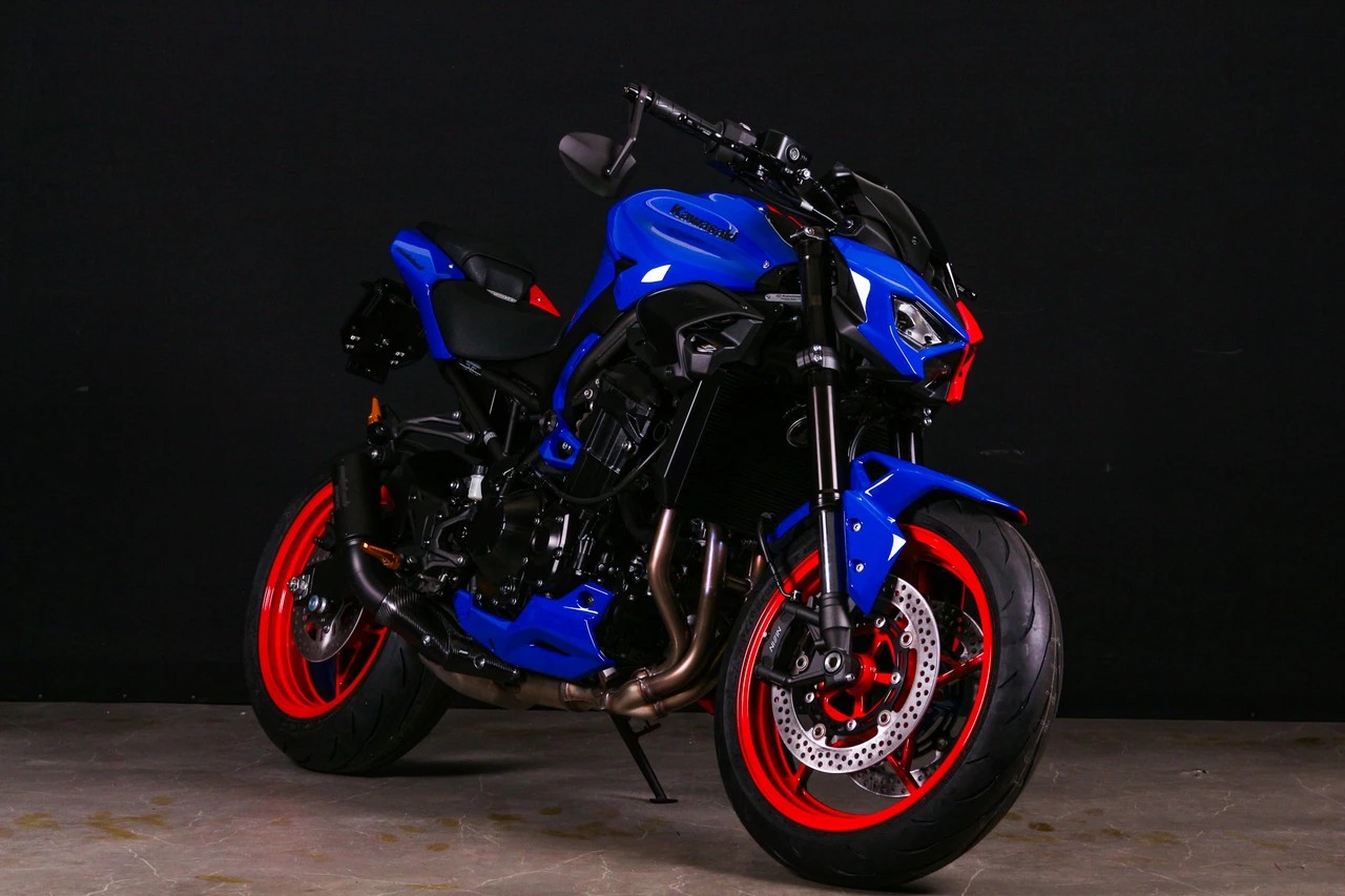 KAWASAKI Z 900 (35/70kW) LIMITIERTE FCB MEISTER EDITION-image-5