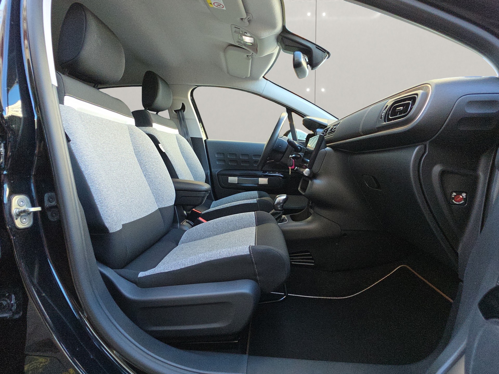 CITROEN C3 1.2i PureTech Origins EAT6-image-4