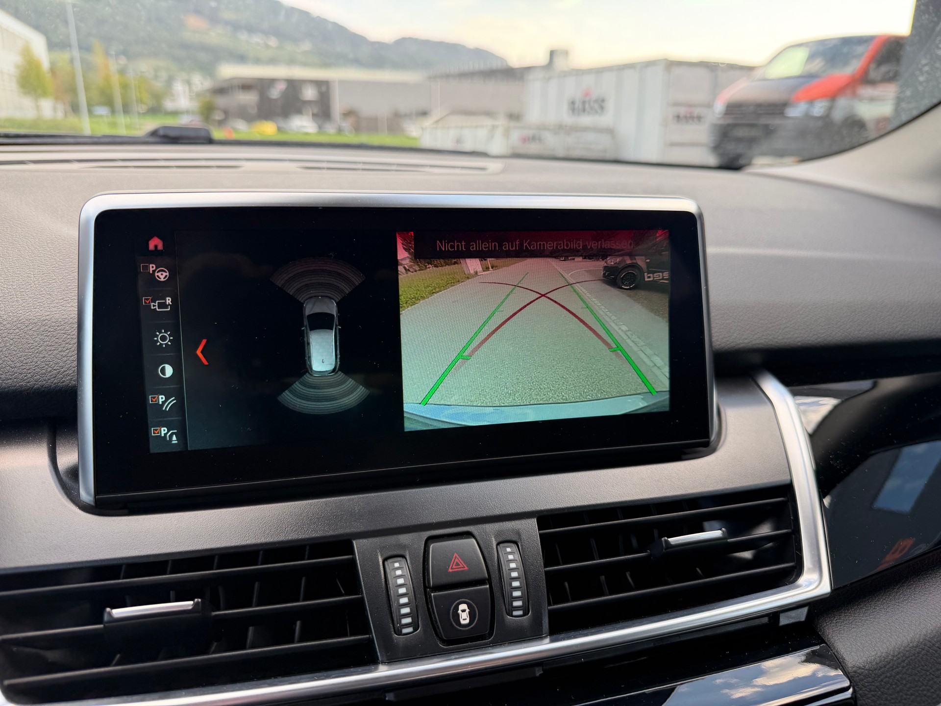 BMW 218d xDrive Active Tourer Steptronic Sport Line-image-7