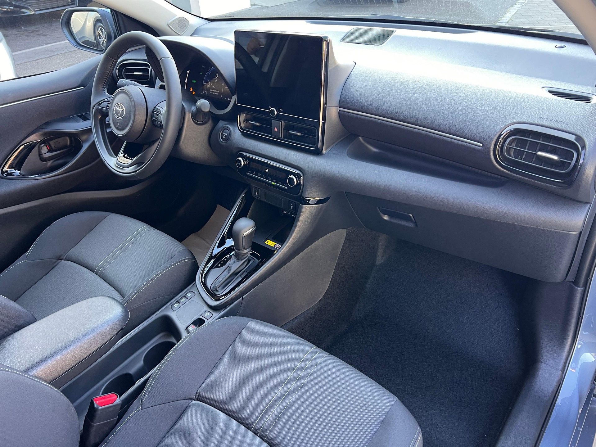 TOYOTA Yaris 1.5 VVT-i HSD Trend-image-13