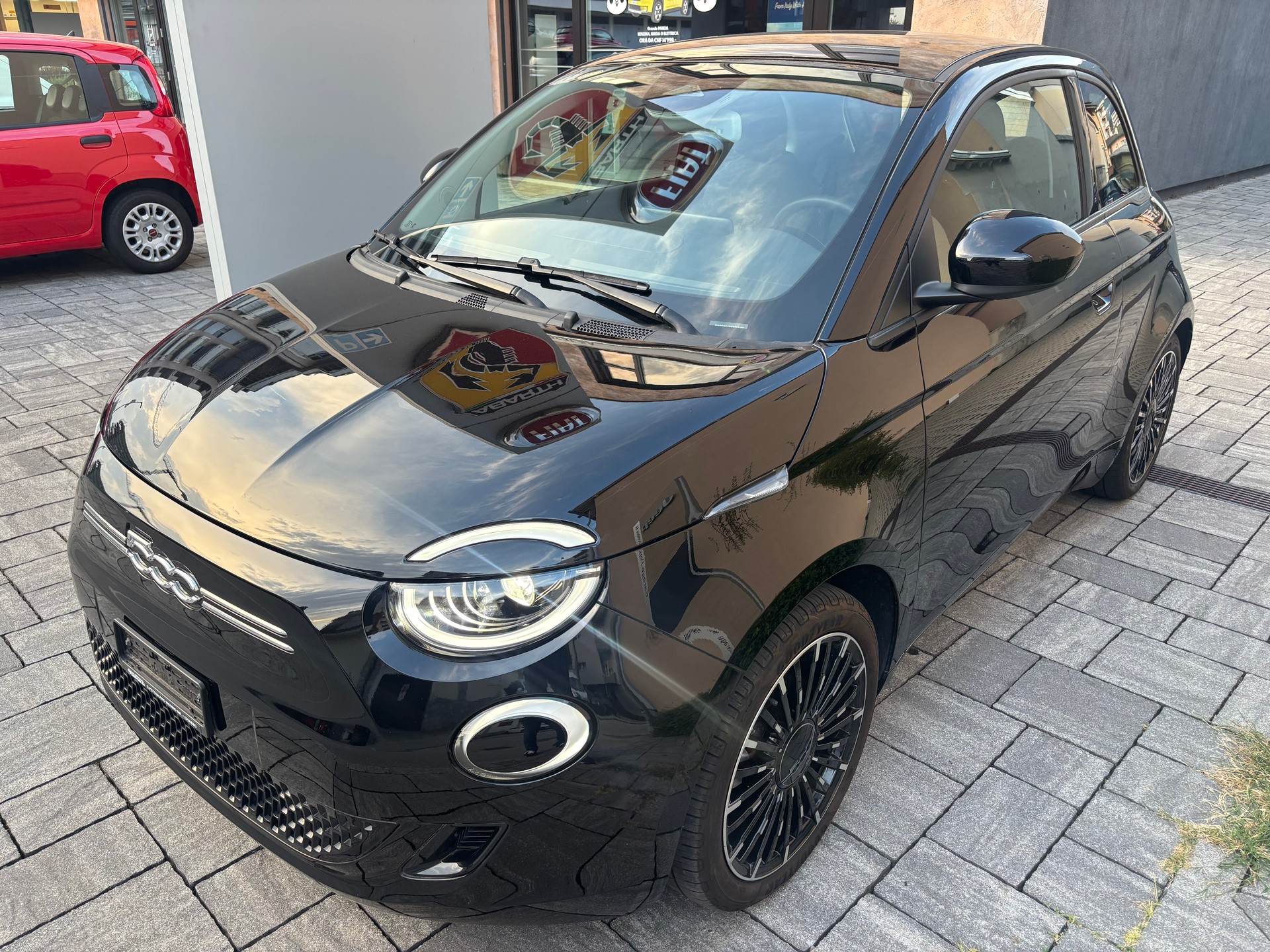 FIAT 500 electric 87 kW Icon-image-0