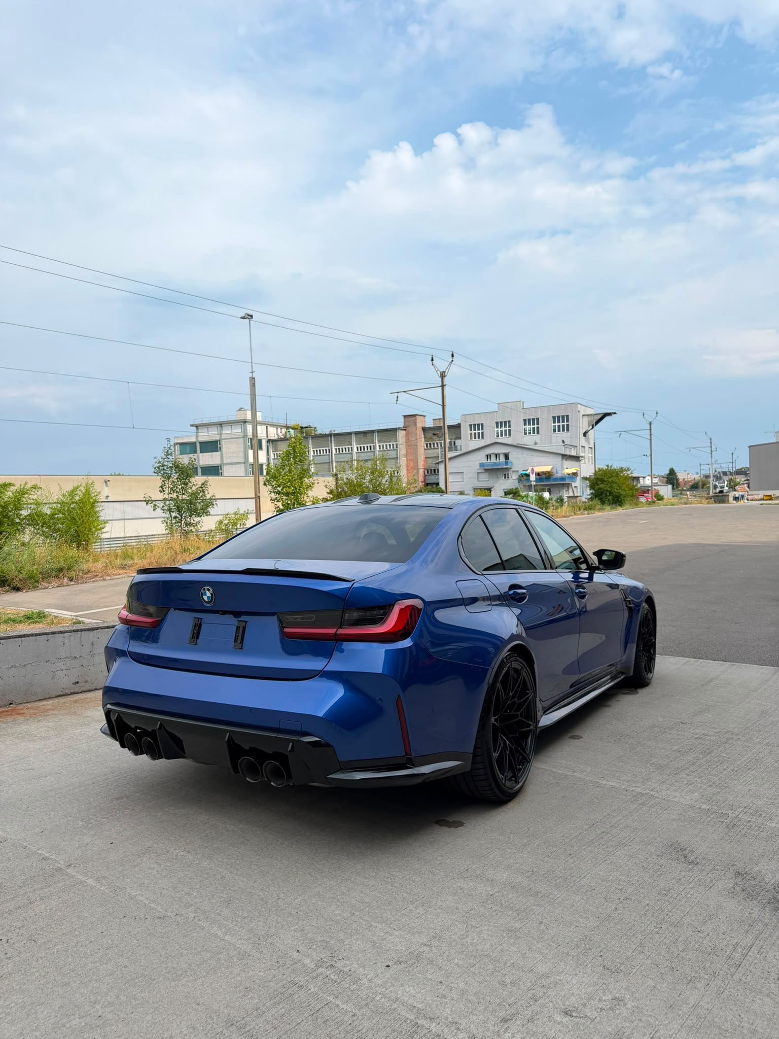 BMW M3 Competition M xDrive-showroom-element-2