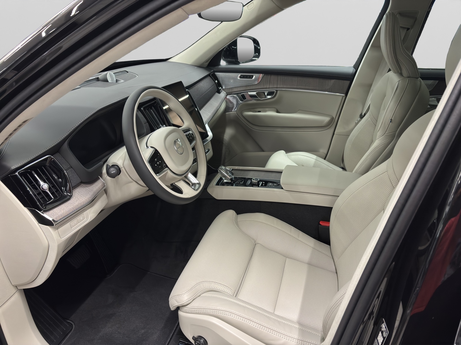 VOLVO XC90 2.0 T8 TE Ultra Bright eAWD-showroom-element-3