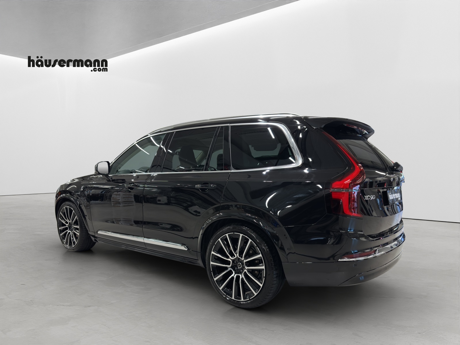 VOLVO XC90 2.0 T8 TE Ultra Bright eAWD-showroom-element-2