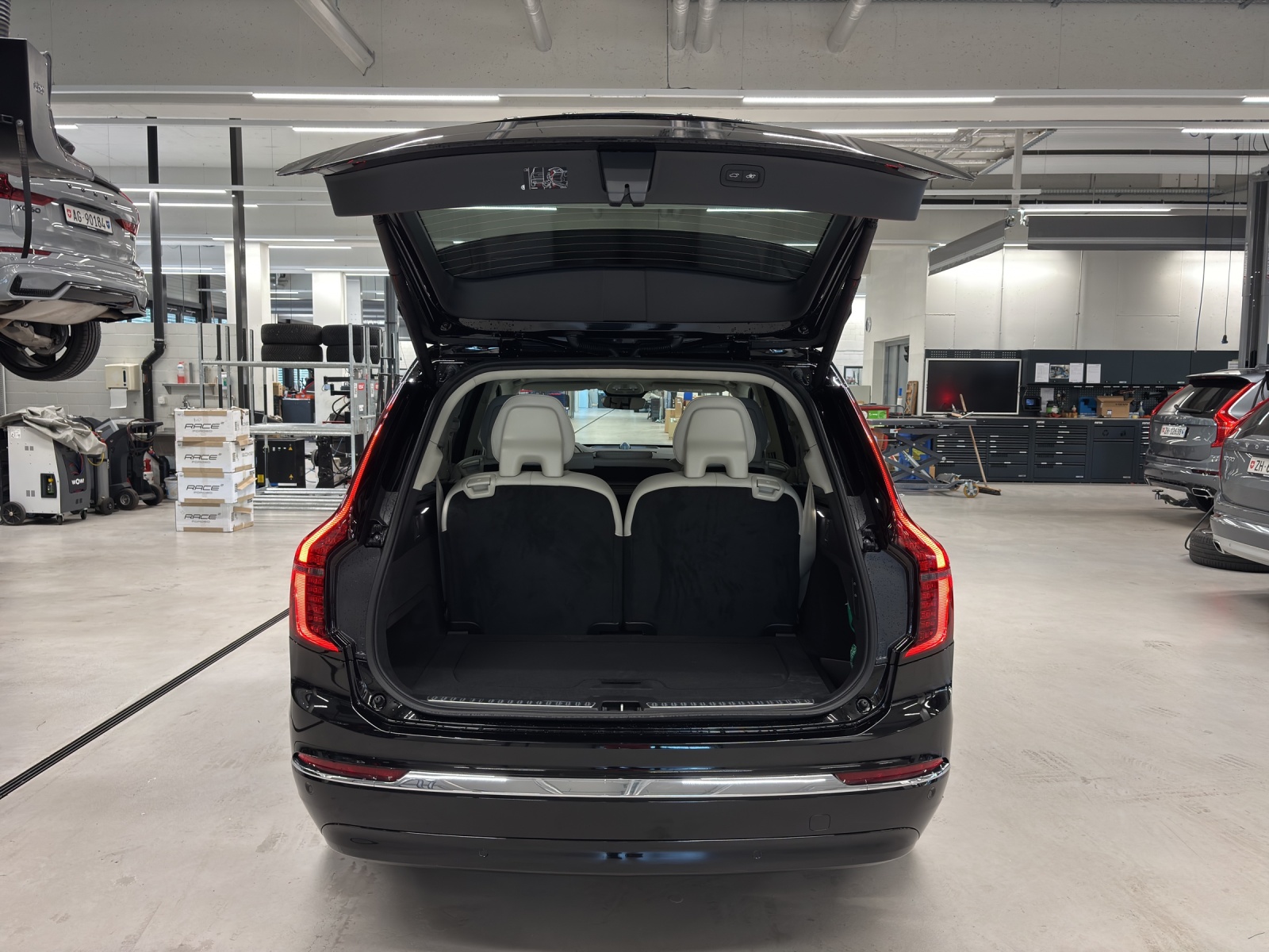 VOLVO XC90 2.0 T8 TE Ultra Bright eAWD-image-11