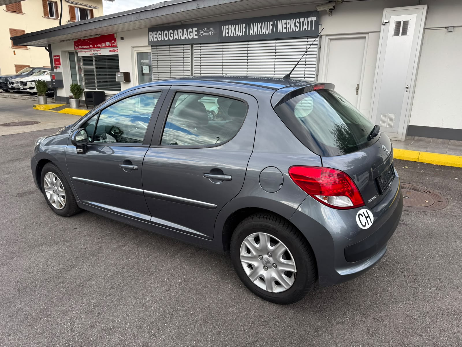 PEUGEOT 207 1.4 16V Active-image-2