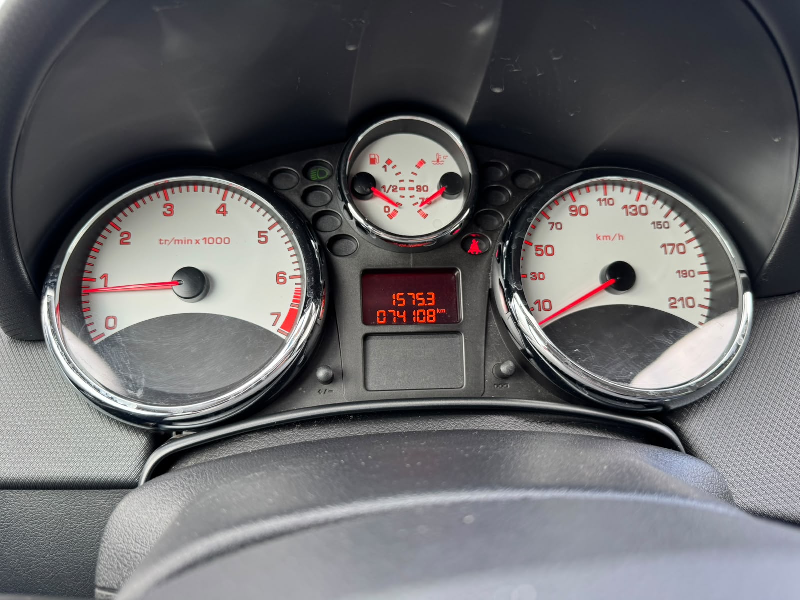 PEUGEOT 207 1.4 16V Active-image-10