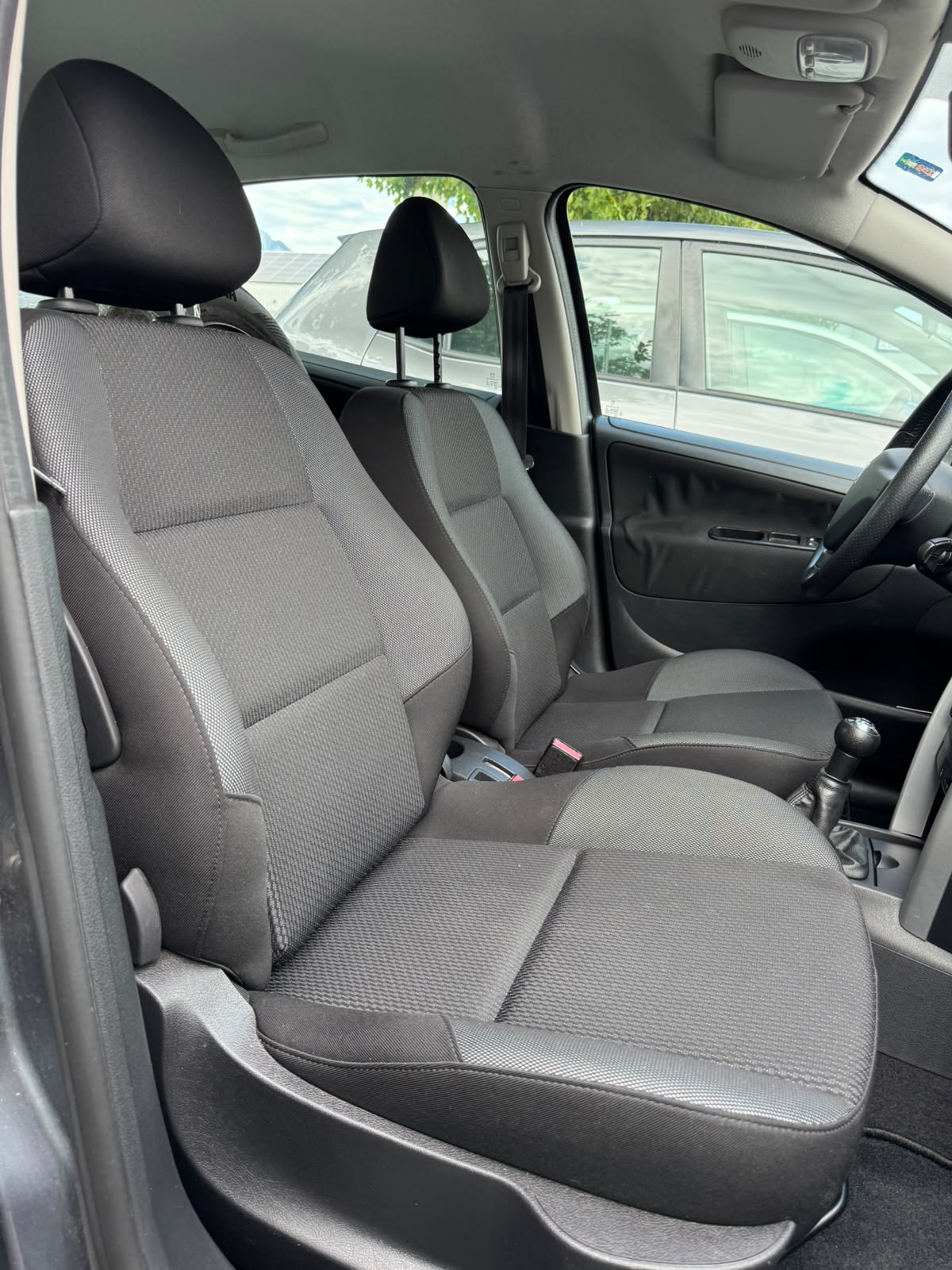 PEUGEOT 207 1.4 16V Active-image-9