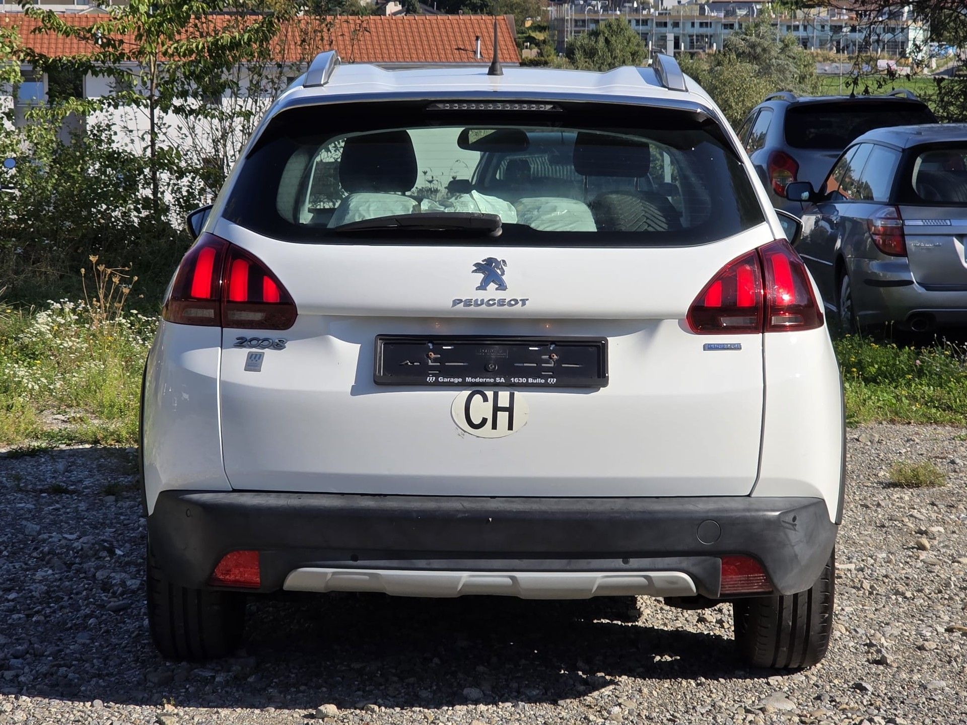 PEUGEOT 2008 1.2 PureTech Active EAT6-image-3