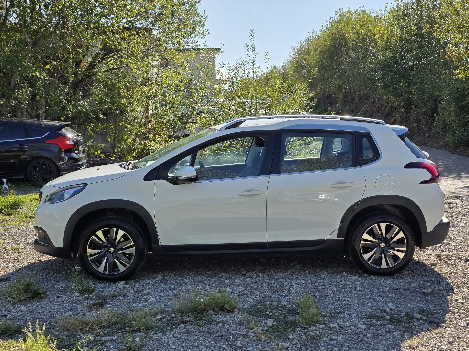 PEUGEOT 2008 1.2 PureTech Active EAT6-image-2