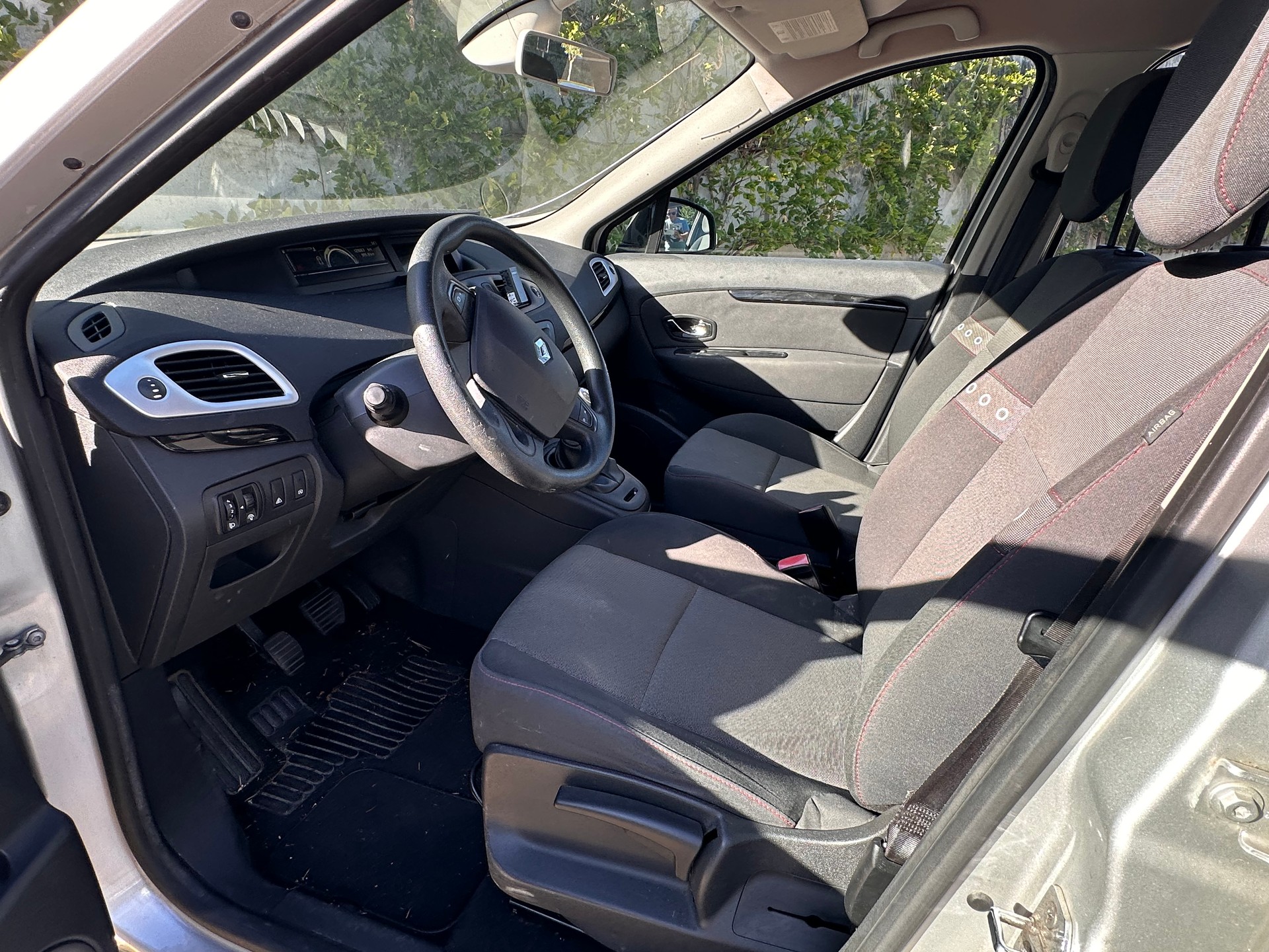 RENAULT Grand Scénic 1.2 16V Turbo Dynamique-image-6