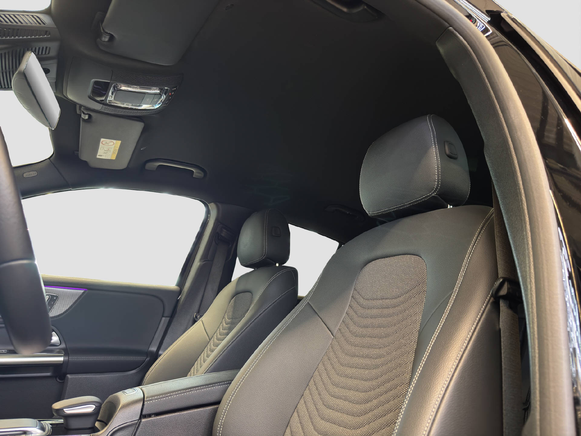MERCEDES-BENZ EQA 300 Swiss Star Progressive 4MATIC-image-12