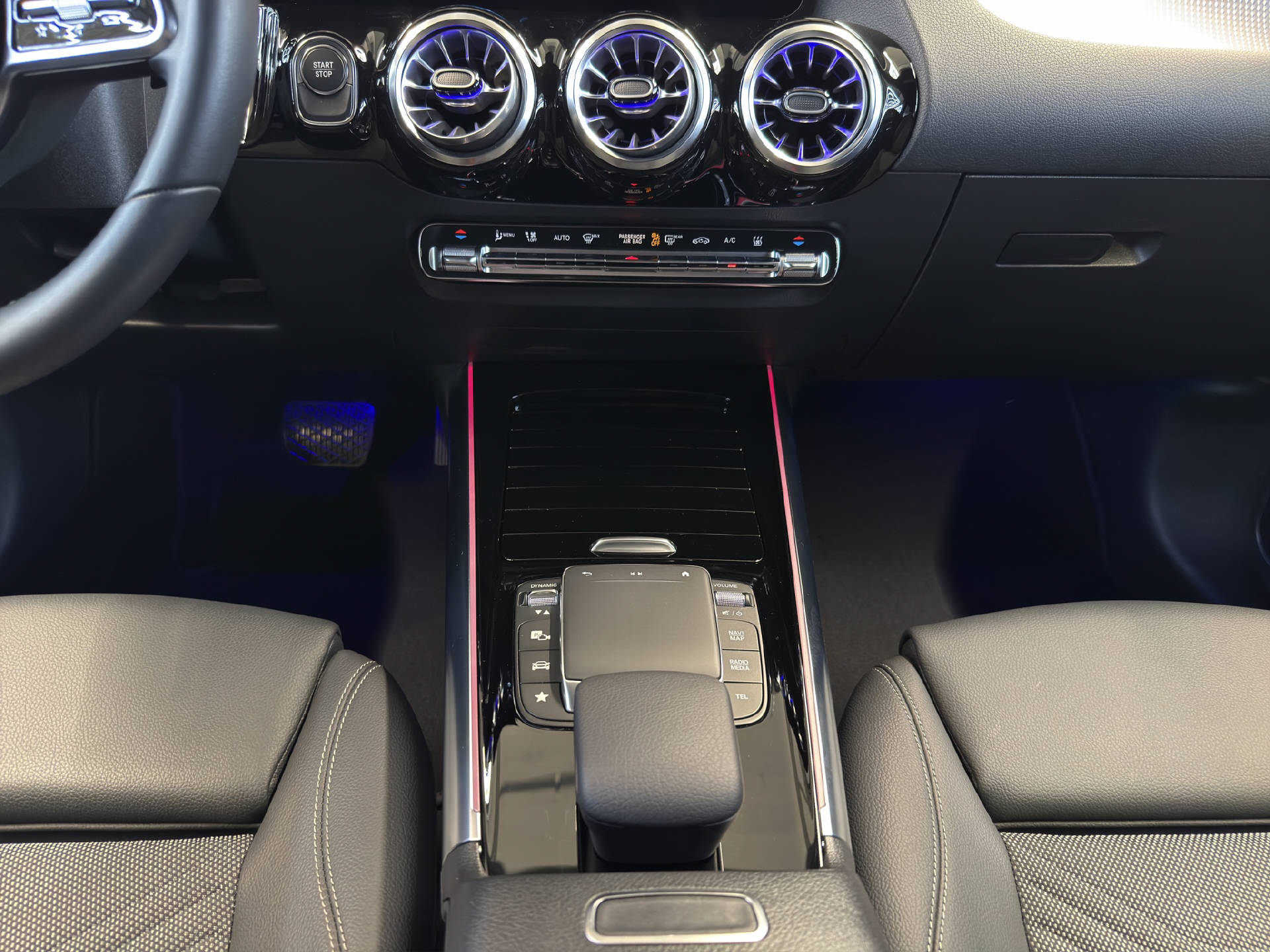 MERCEDES-BENZ EQA 300 Swiss Star Progressive 4MATIC-image-11