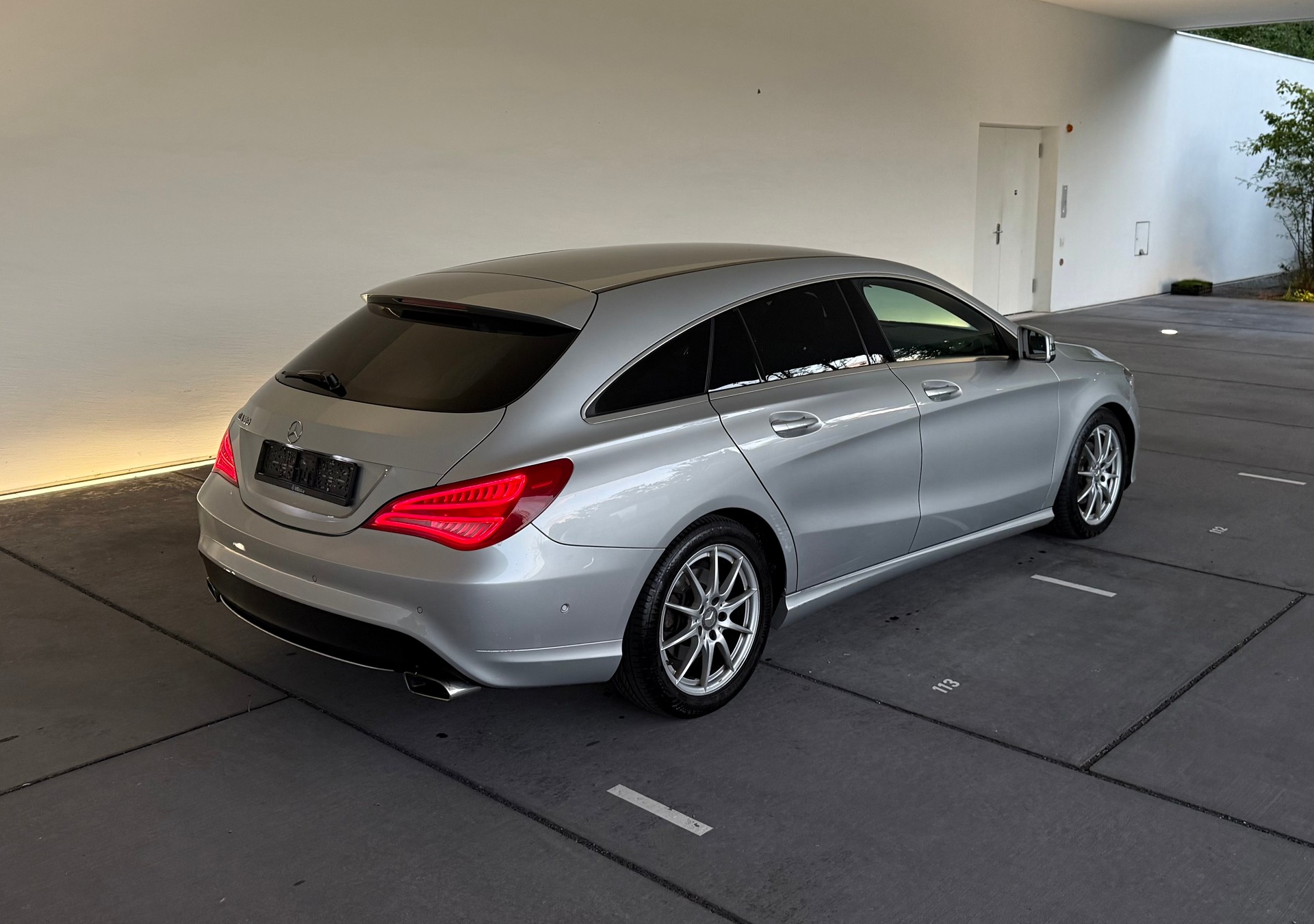 MERCEDES-BENZ CLA Shooting Brake 180 7G-DCT-image-5