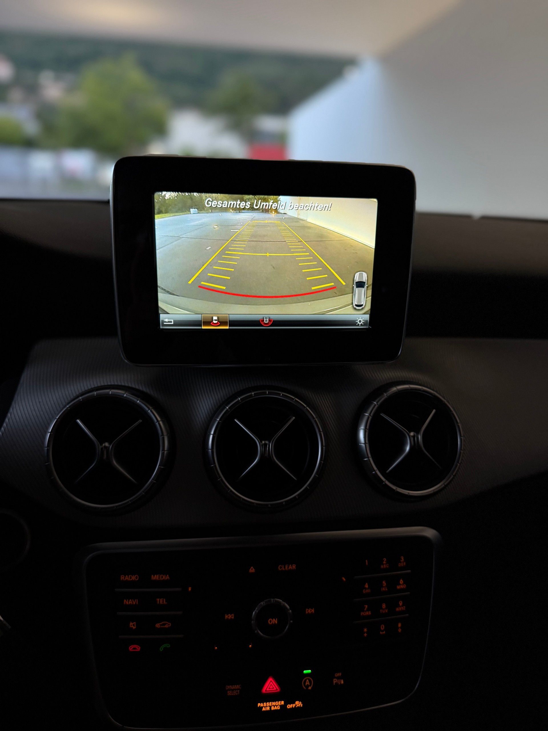 MERCEDES-BENZ CLA Shooting Brake 180 7G-DCT-image-9