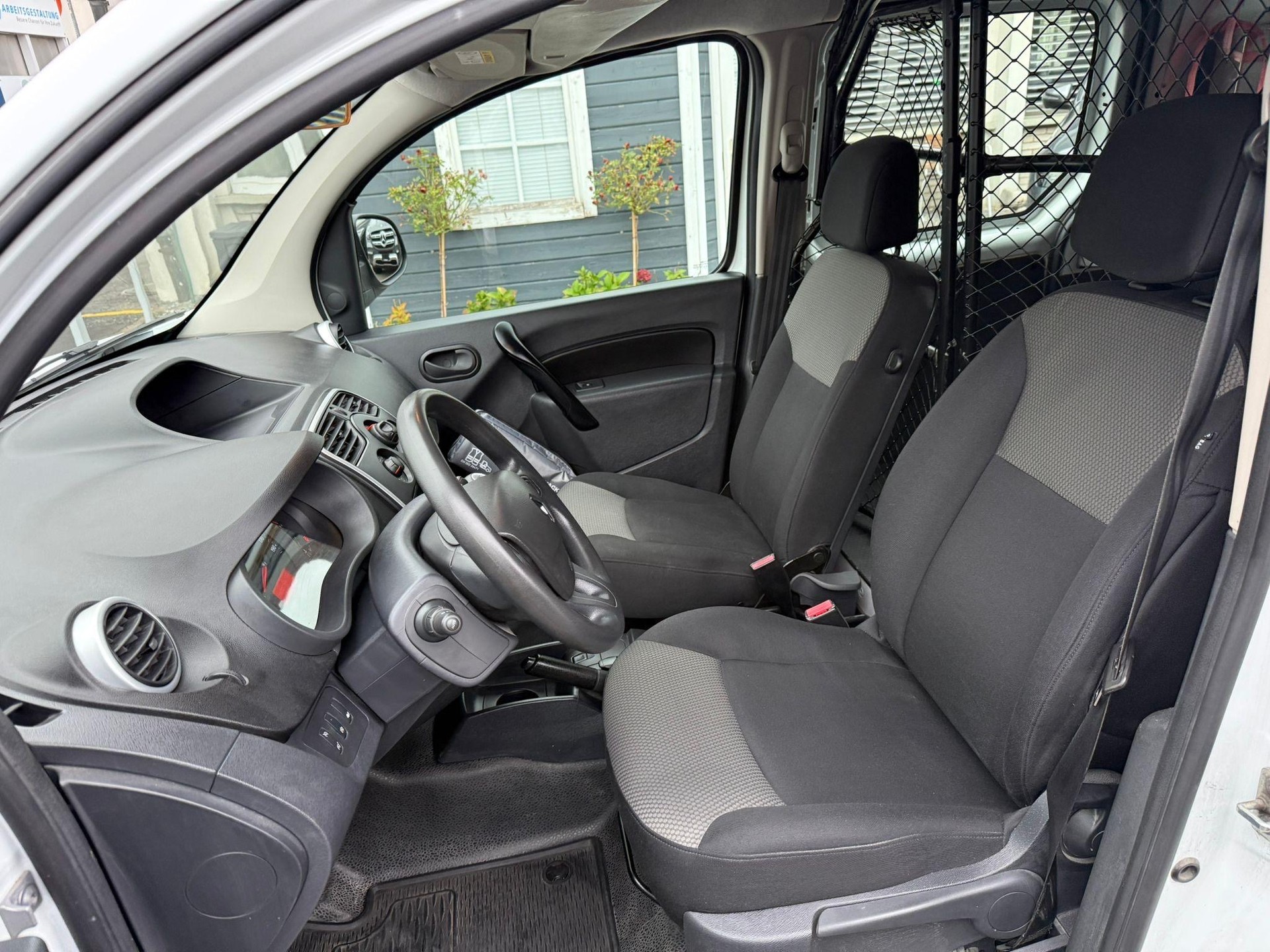 RENAULT KANGOO Expr. Maxi 1.5 dCi 95 Business S/S-image-4