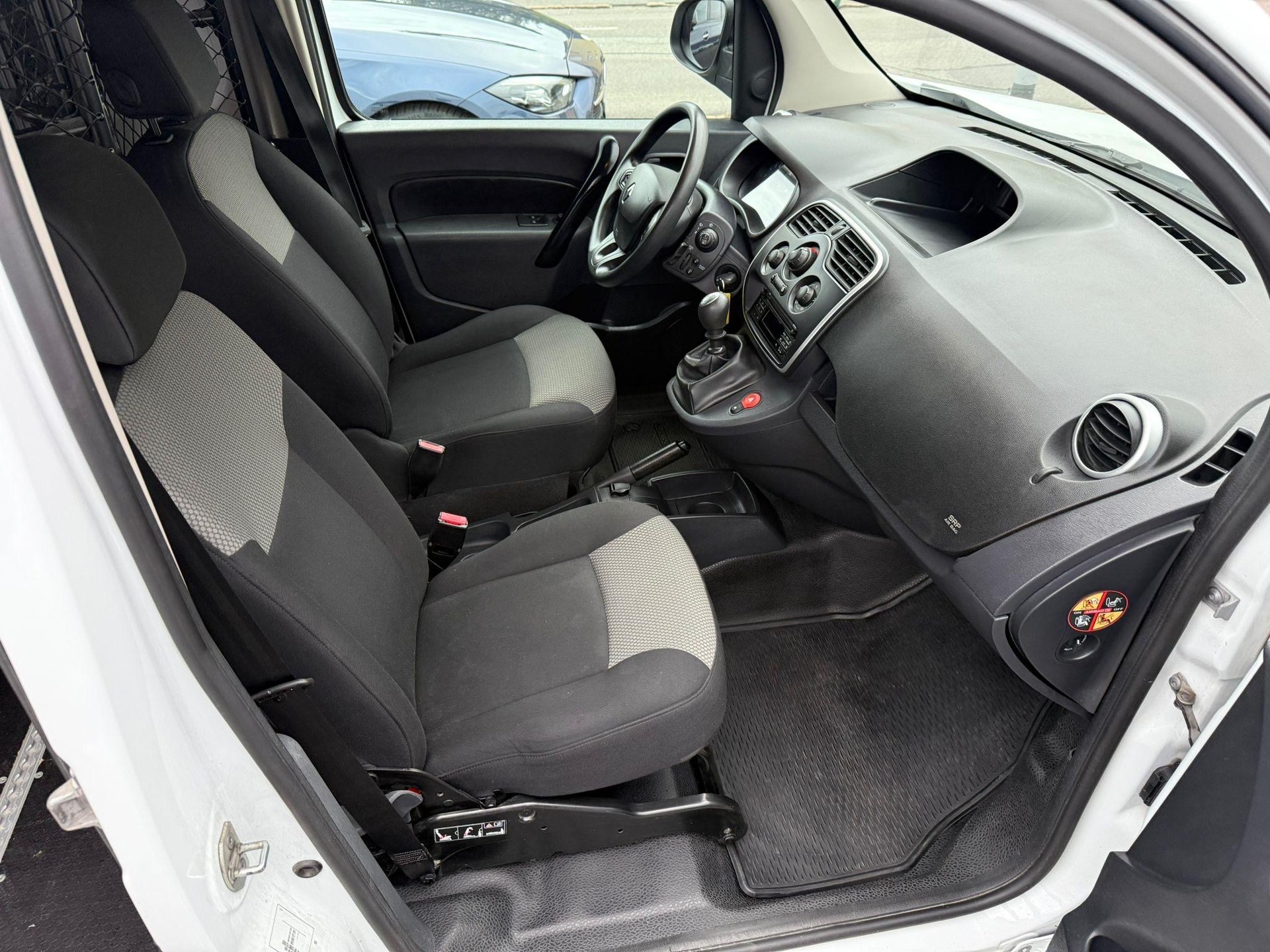 RENAULT KANGOO Expr. Maxi 1.5 dCi 95 Business S/S-image-5