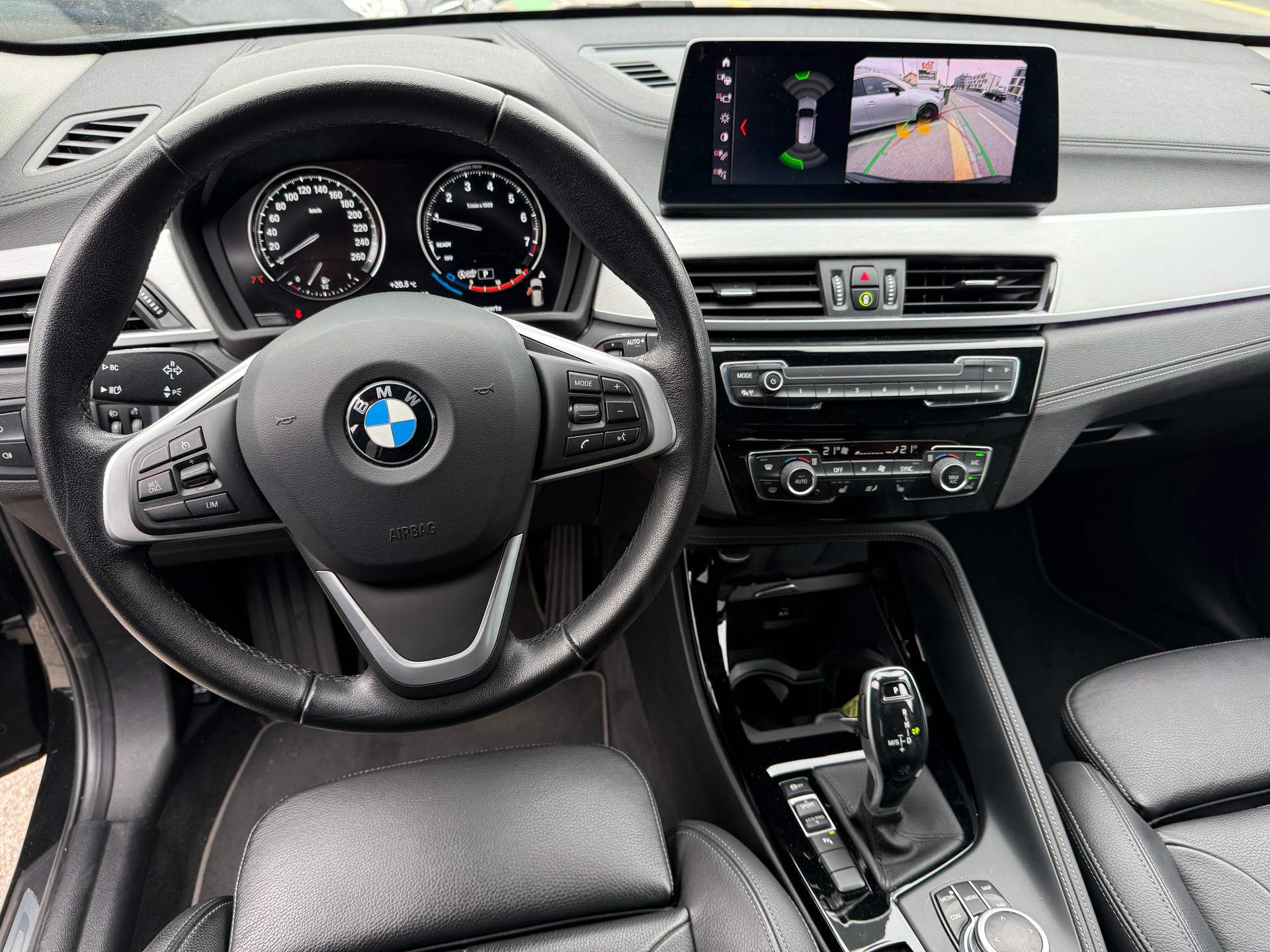 BMW X1 sDrive 18i M Sport Steptronic DSK - Nouvelle Expertise du Jour : 23.10.2026 - Garantie 12 mois ou 20‘000 km-image-21